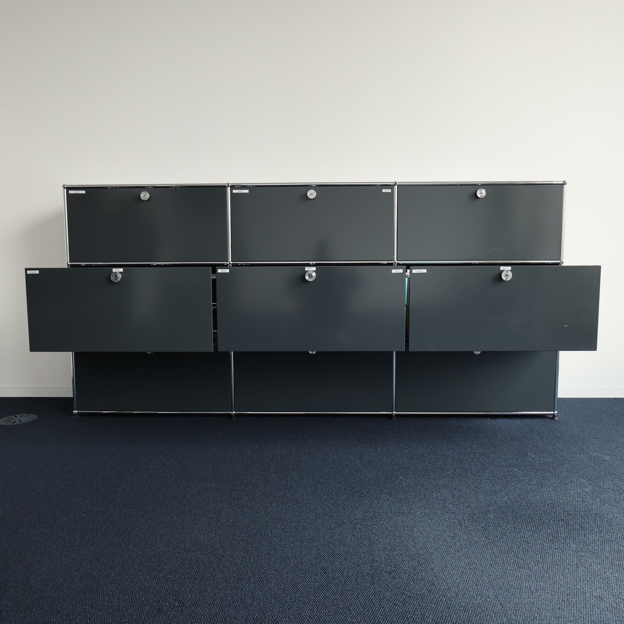 USM Haller Regal 3x3 Anthrazit mit 9 Ausziehtüren