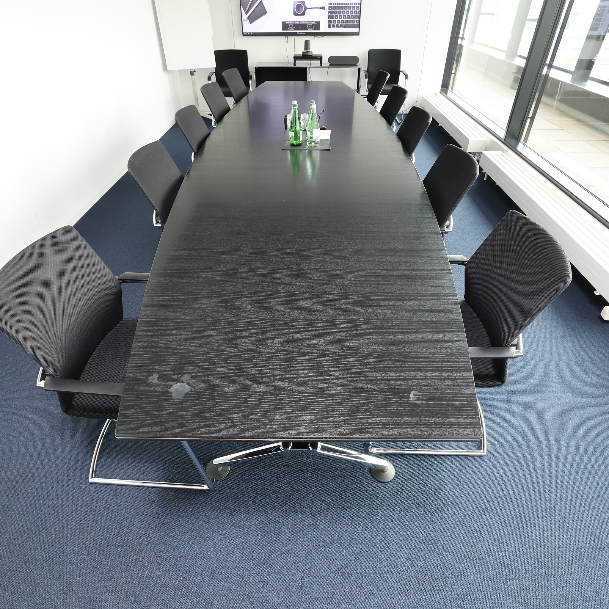 Sitzungszimmertisch Wilkhahn 460cm inkl. 10 Vitra Stühle