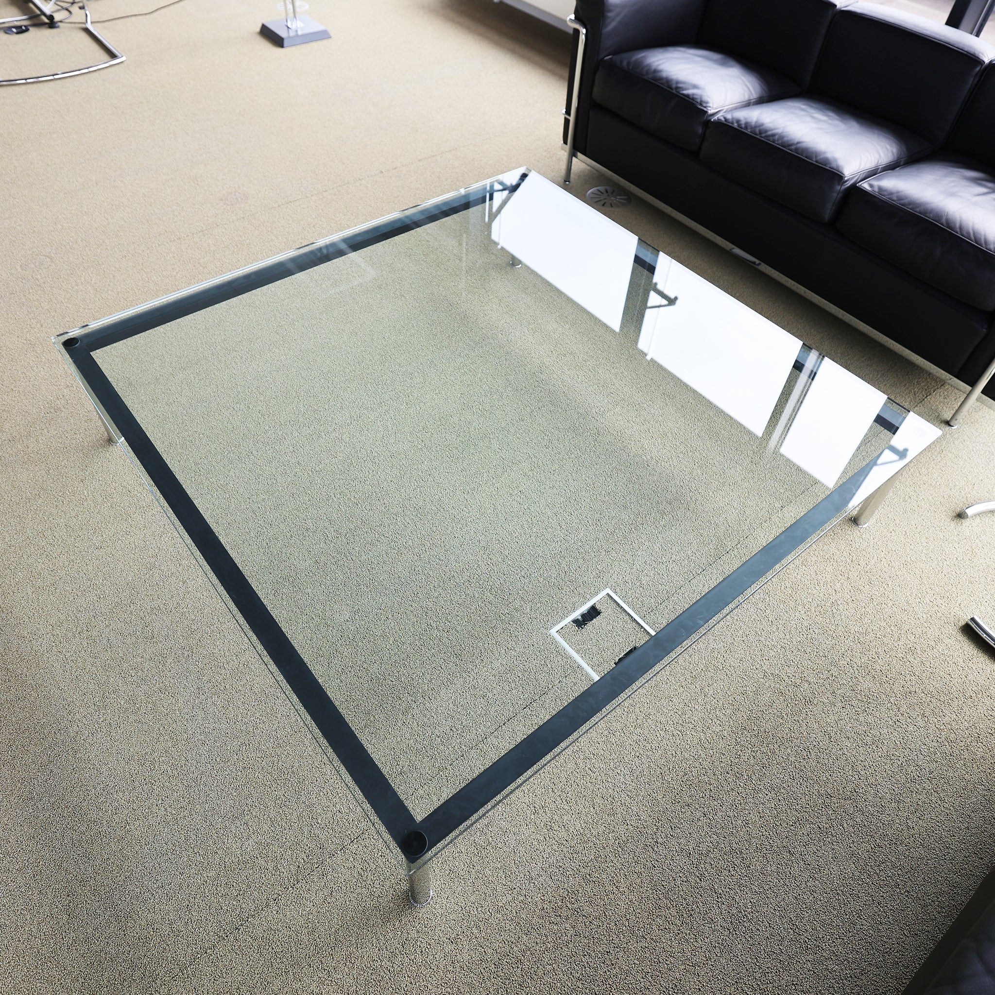 Cassina LC 10 Tisch