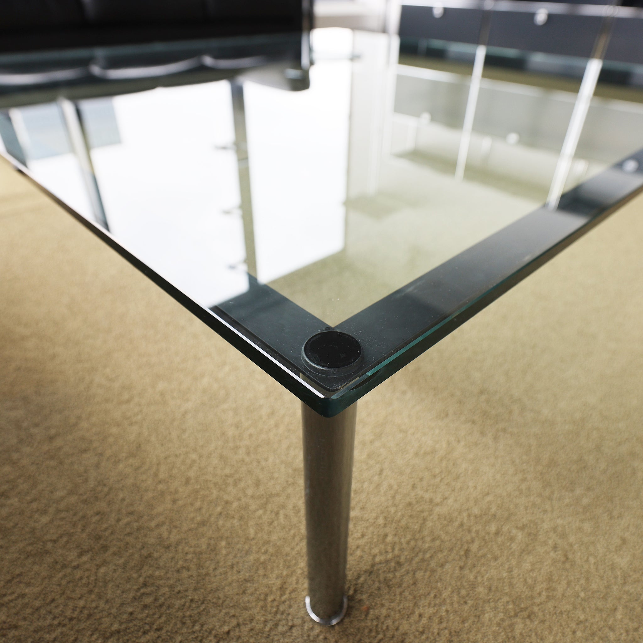 Cassina LC 10 Tisch