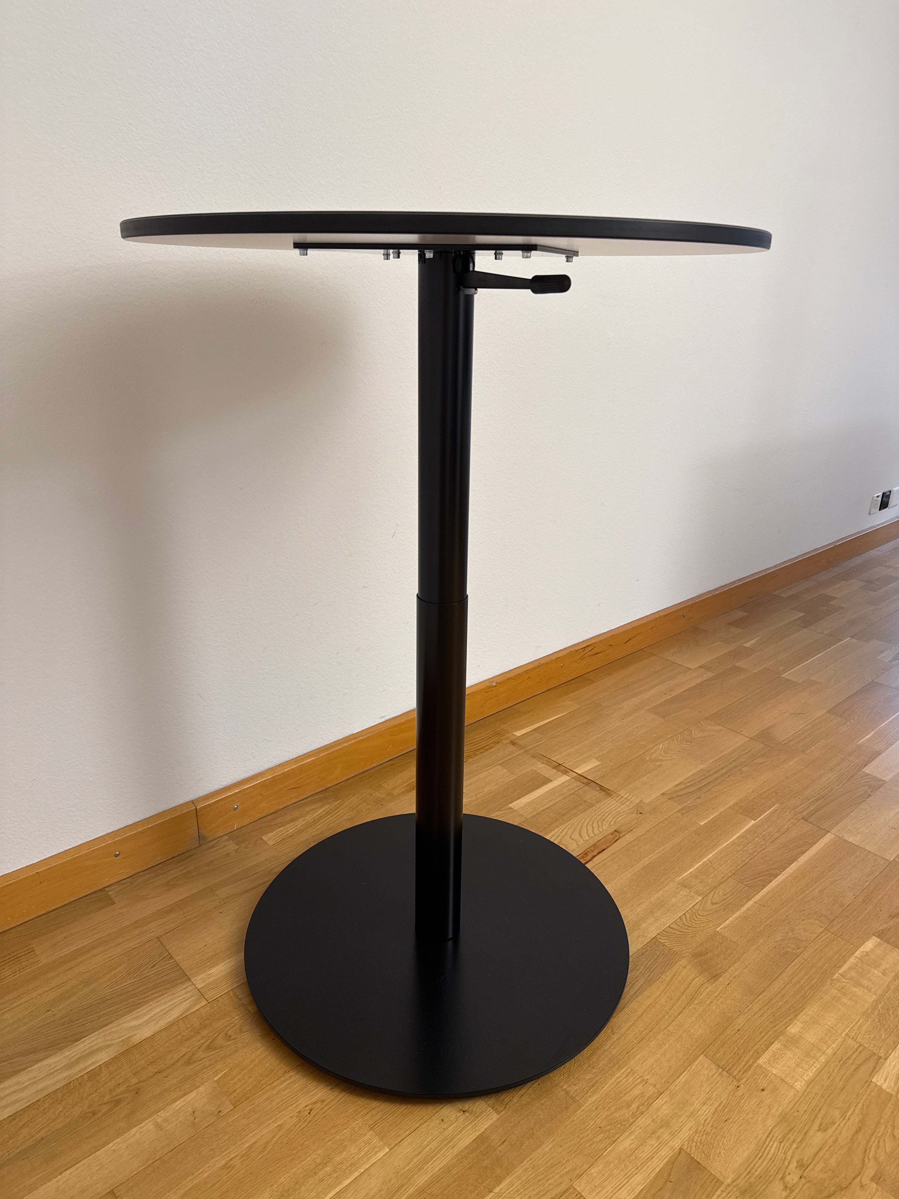 Runder Tisch von BIGLA (pneumatisch höhenverstellbar)
