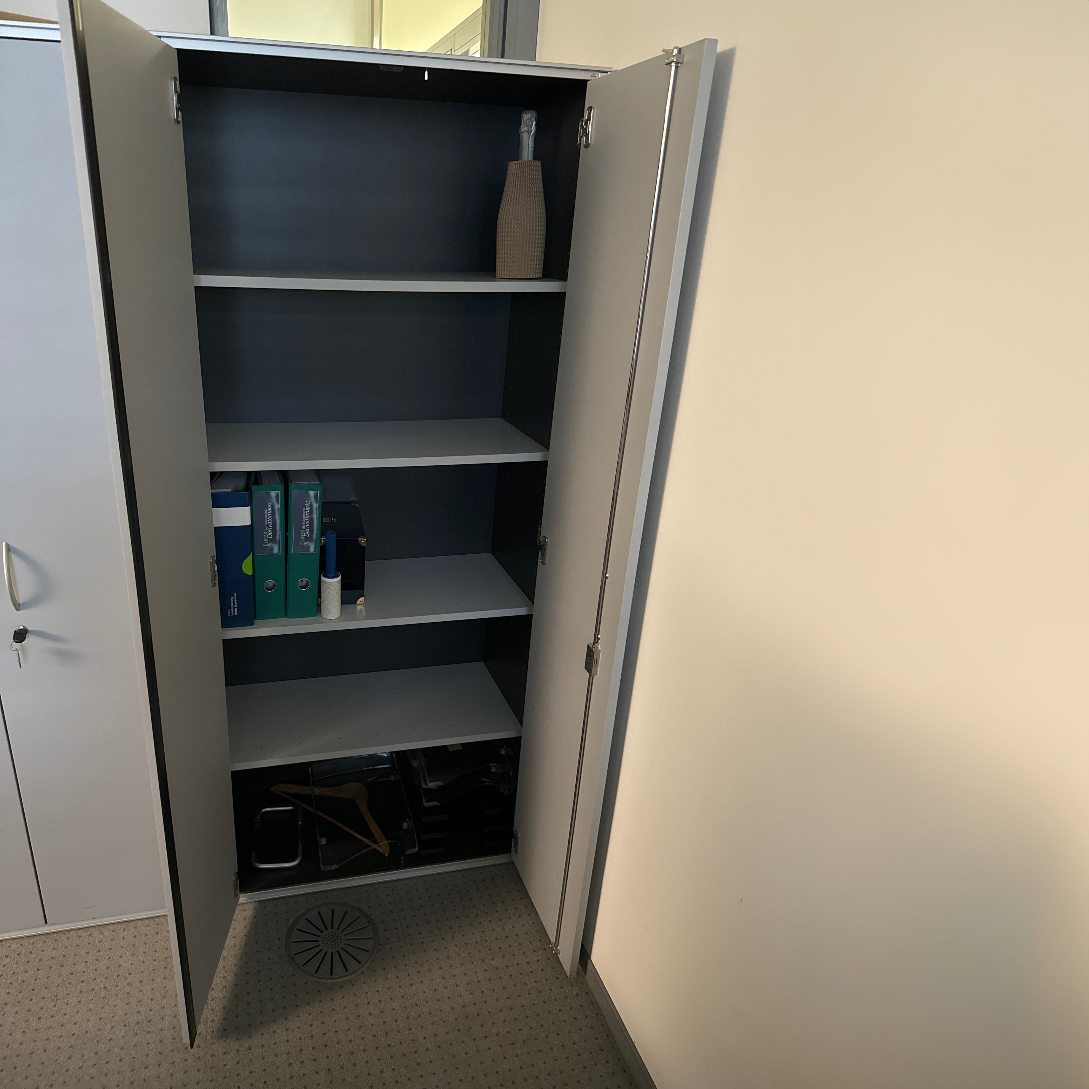 Elan Regal 80x185x40 mit Türen B0127