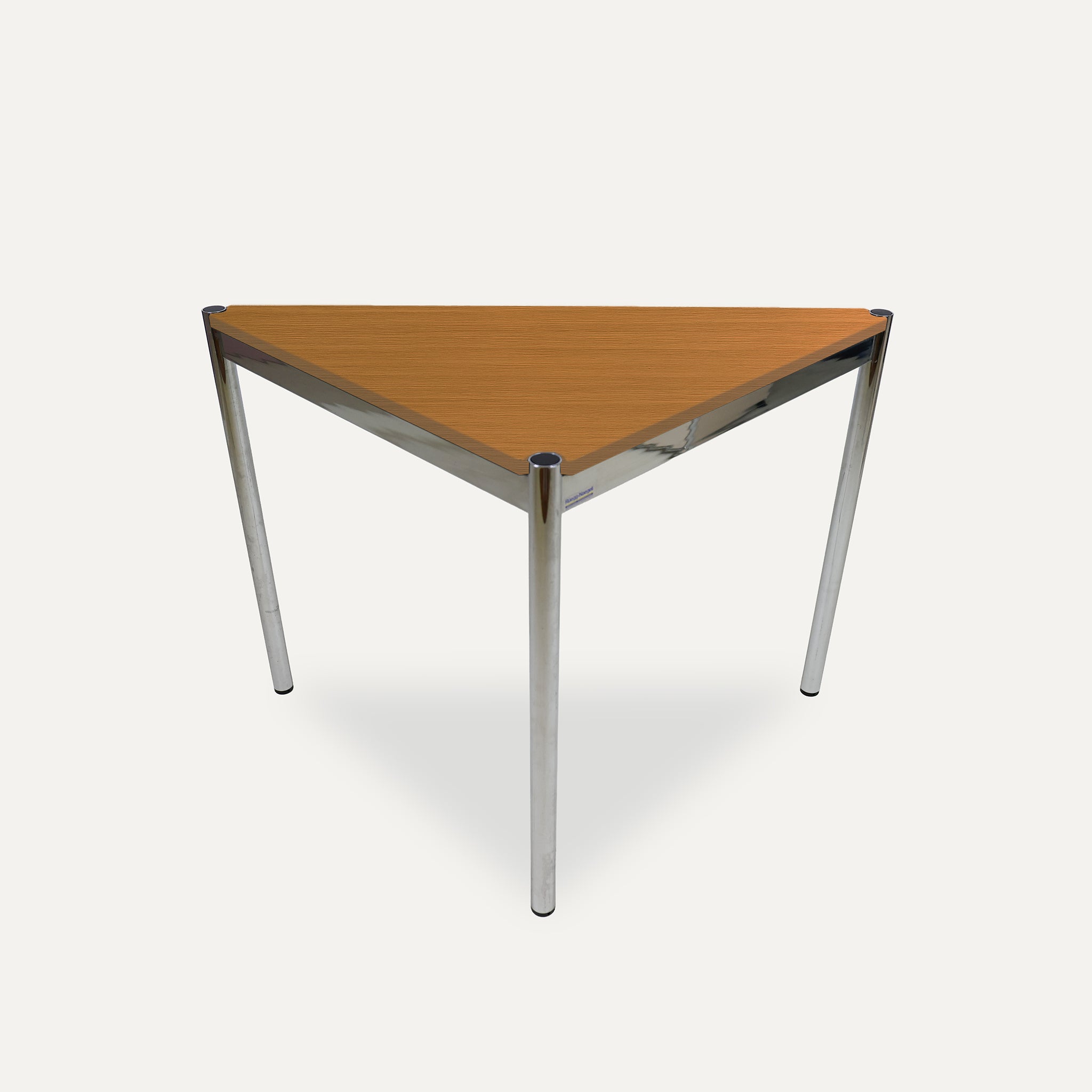 USM Haller Tisch dreieckig Eiche furniert, geölt, braun