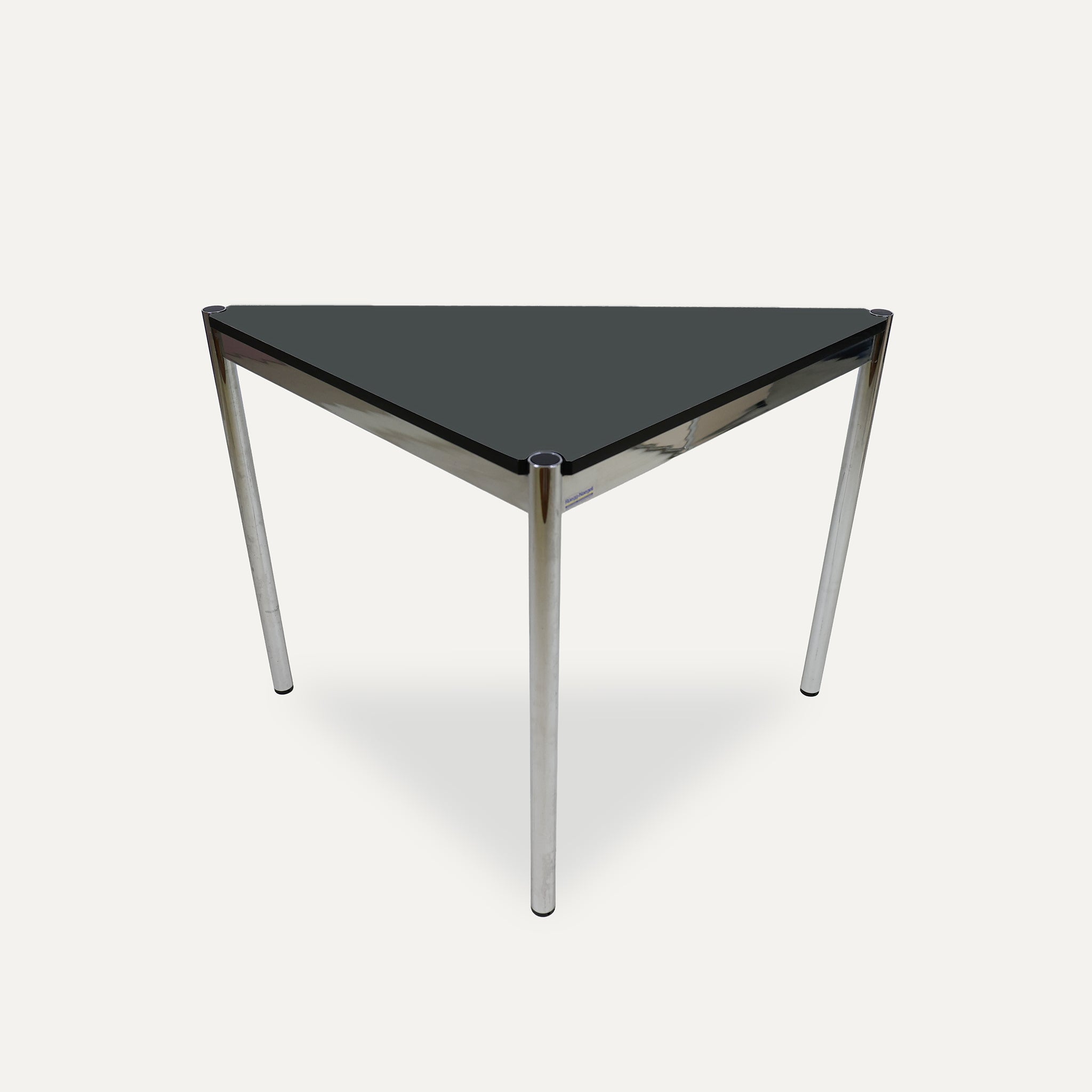 USM Haller Tisch dreieckig Linoleum, Charcoal