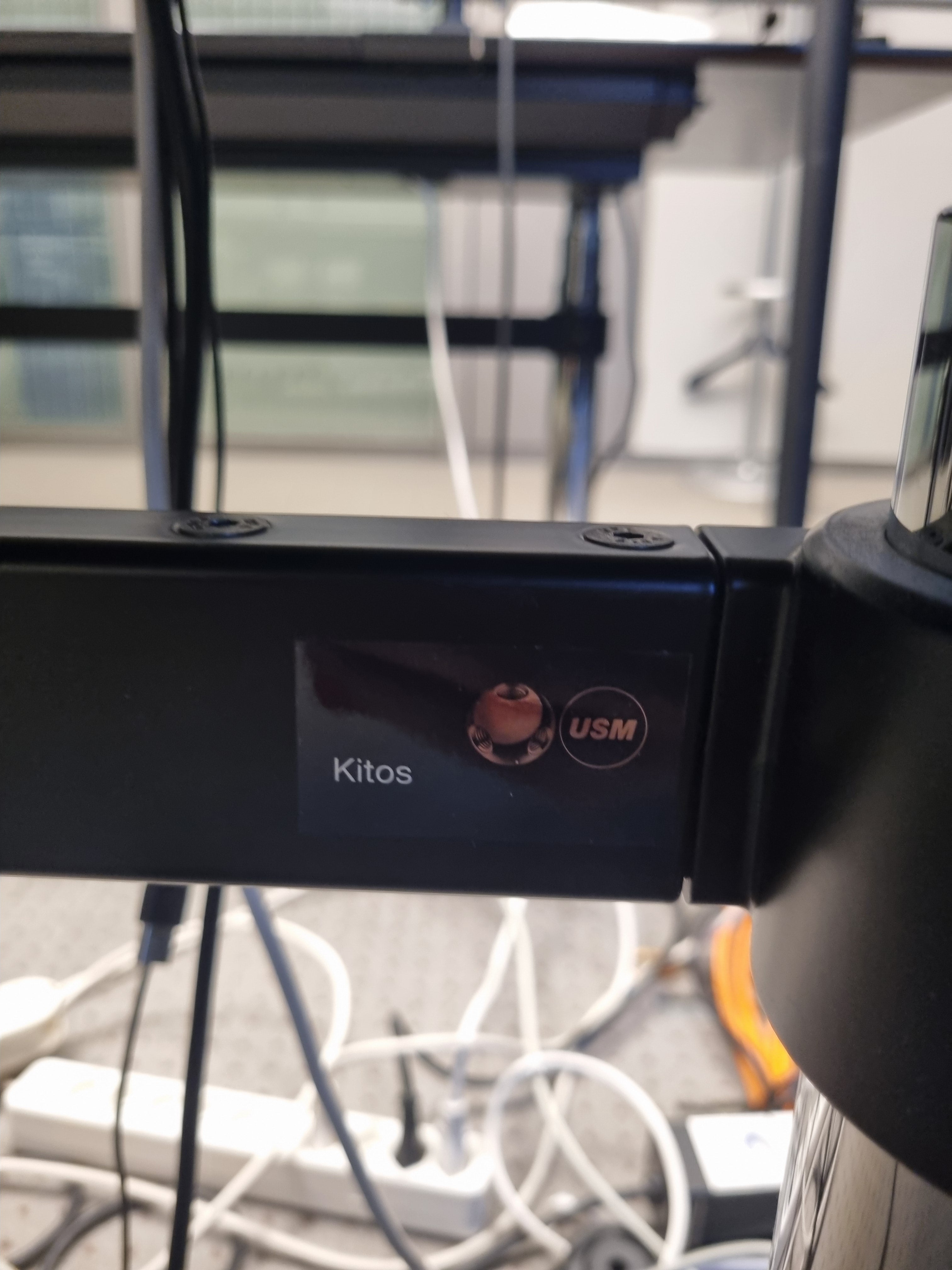 Elektrisch höhenverstellbarer USM Kitos E Plus Tisch - Eiche schwarz 200x100cm