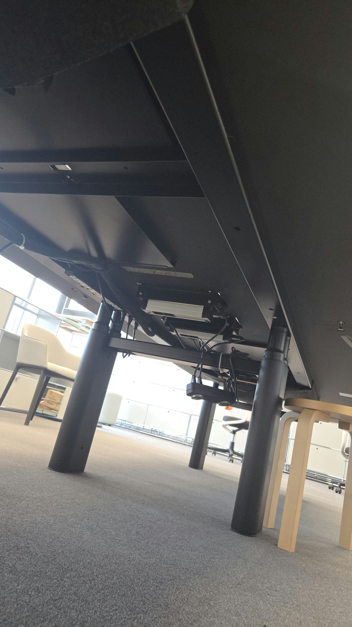 Vitra Pier Co-Working-Tisch, 440 × 140 – leicht gebraucht