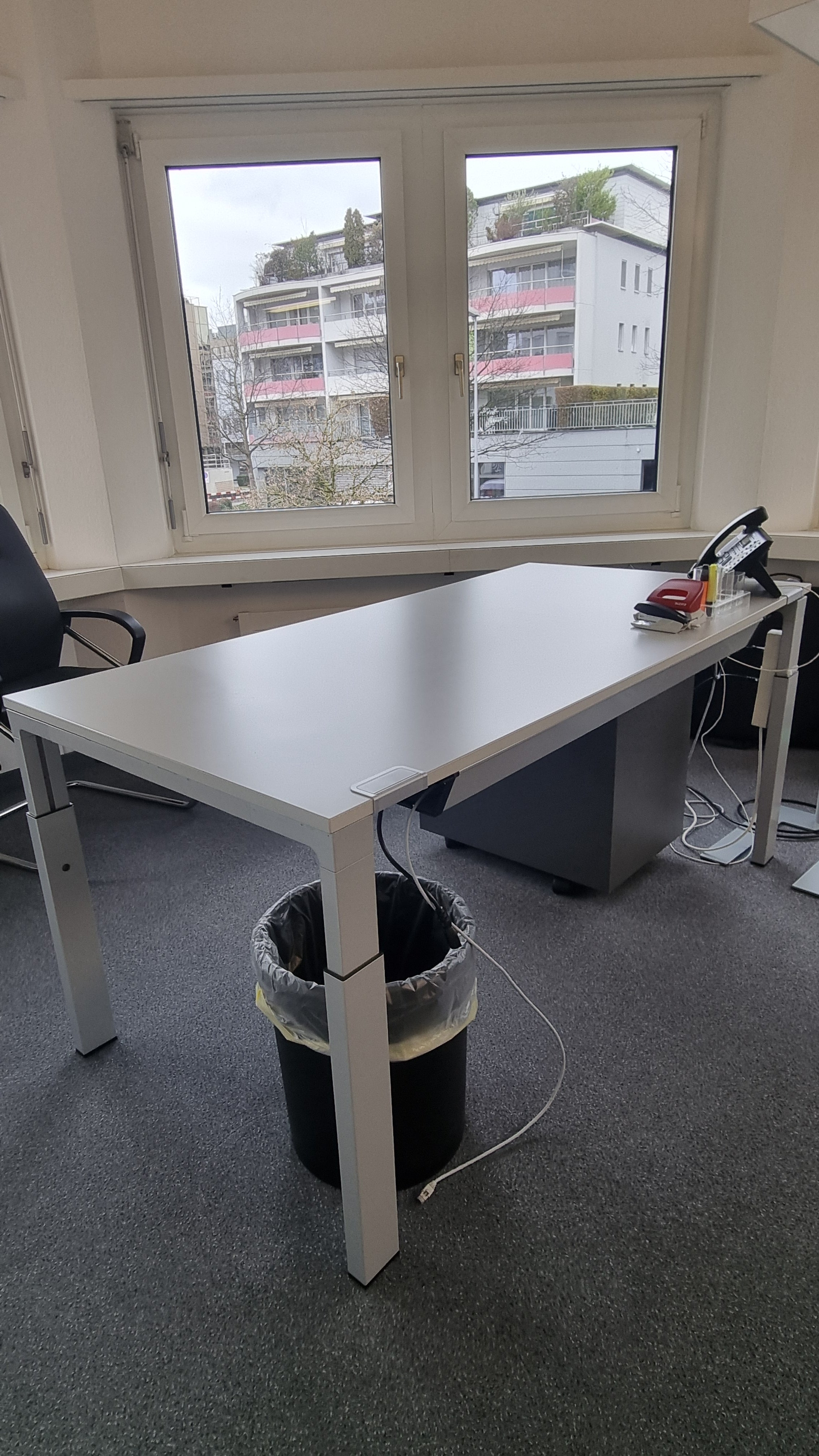Haworth Bürotisch Lichtgrau