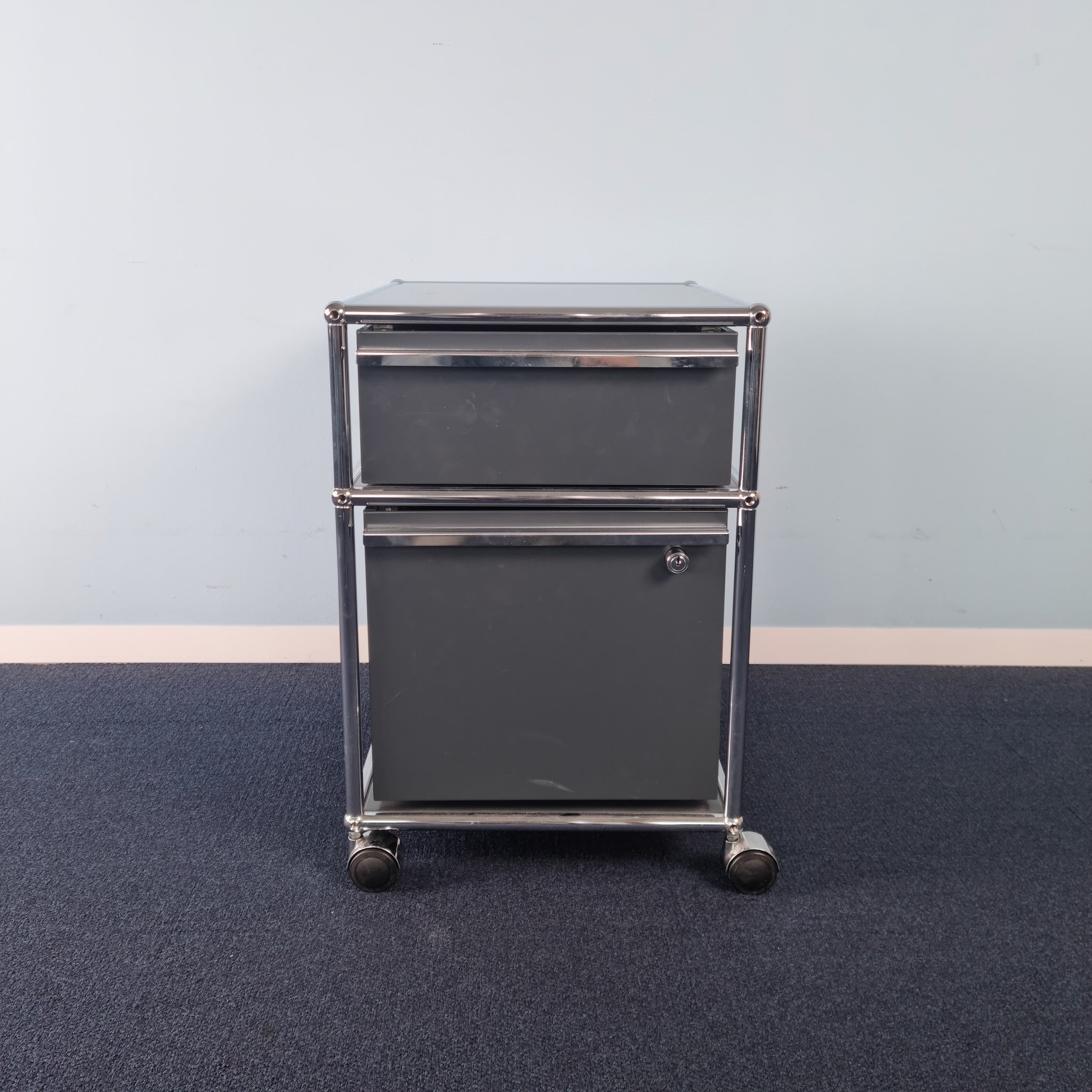 Usm Haller Korpus A6/A4 Anthrazit