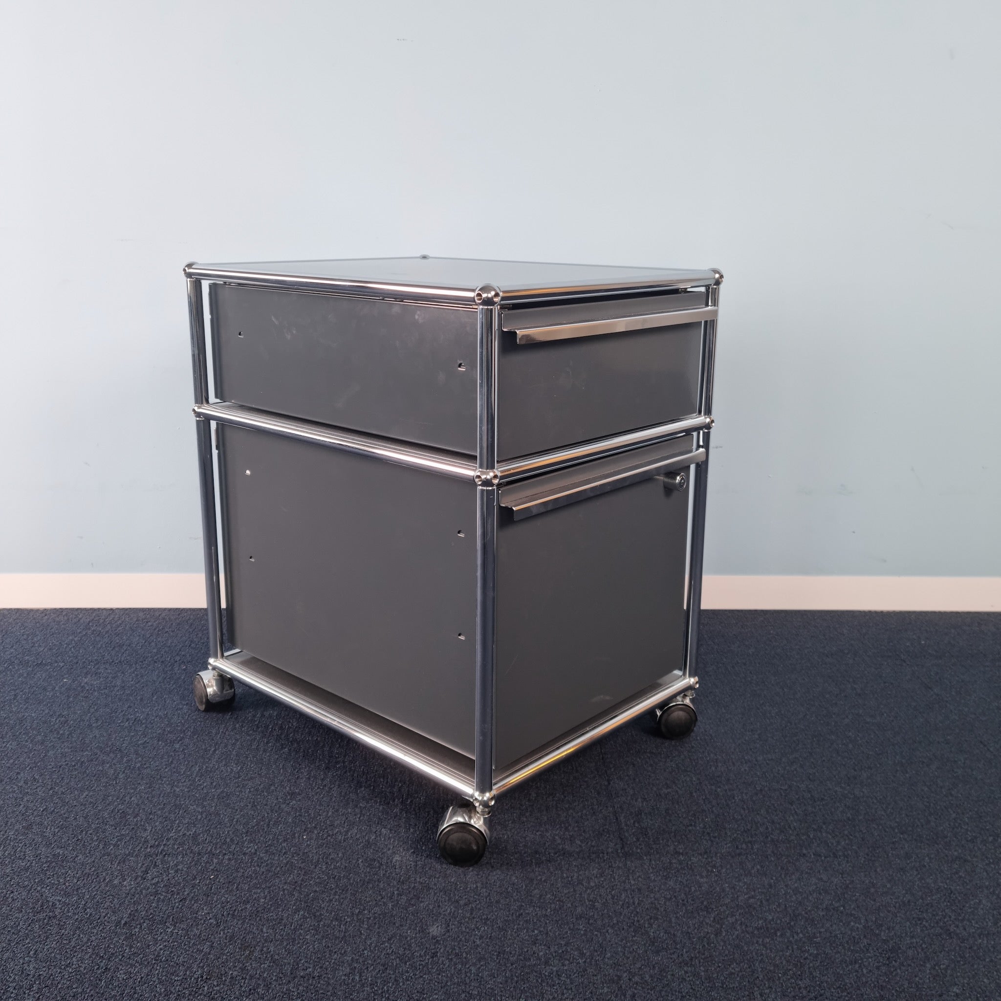 Usm Haller Korpus A6/A4 Anthrazit