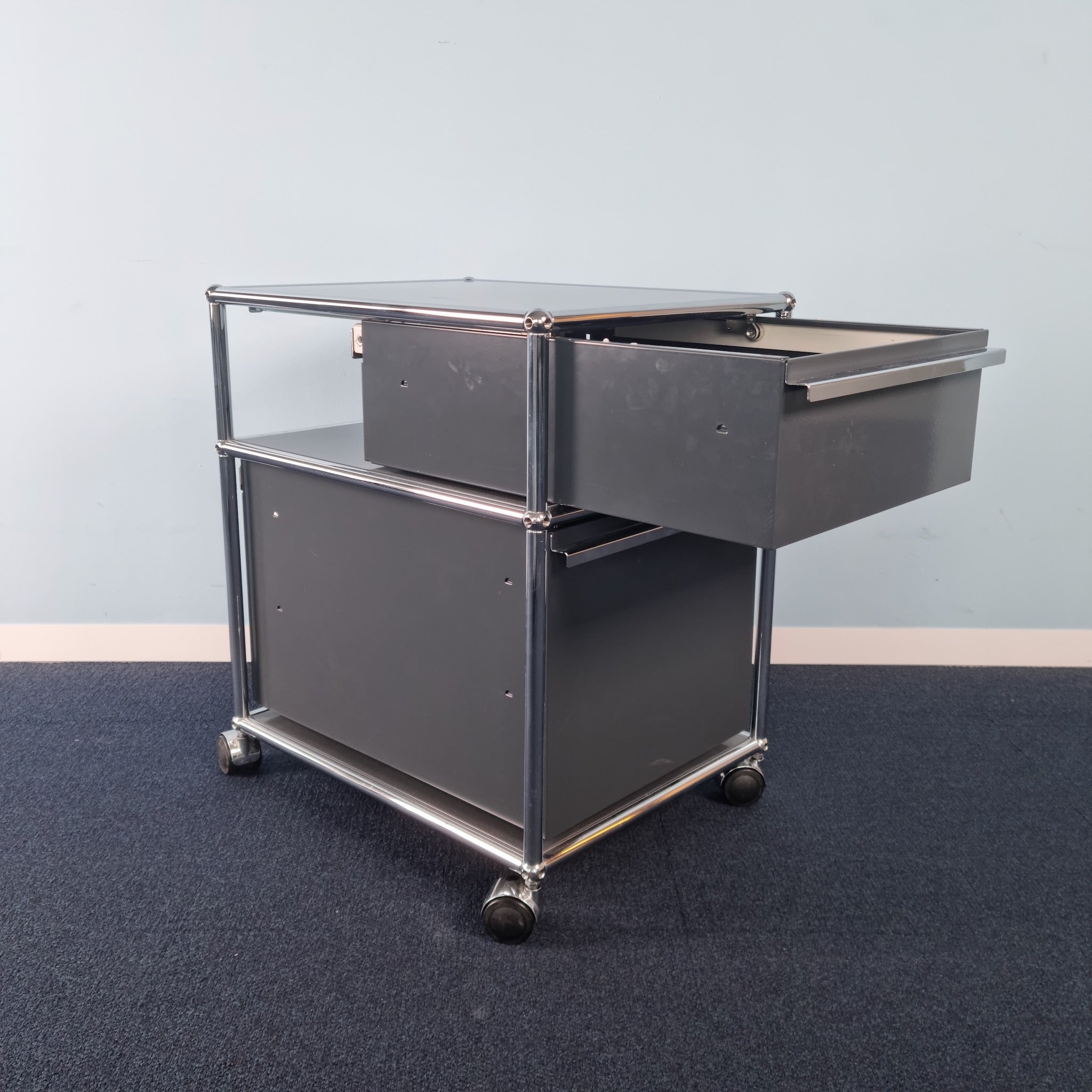 Usm Haller Korpus A6/A4 Anthrazit