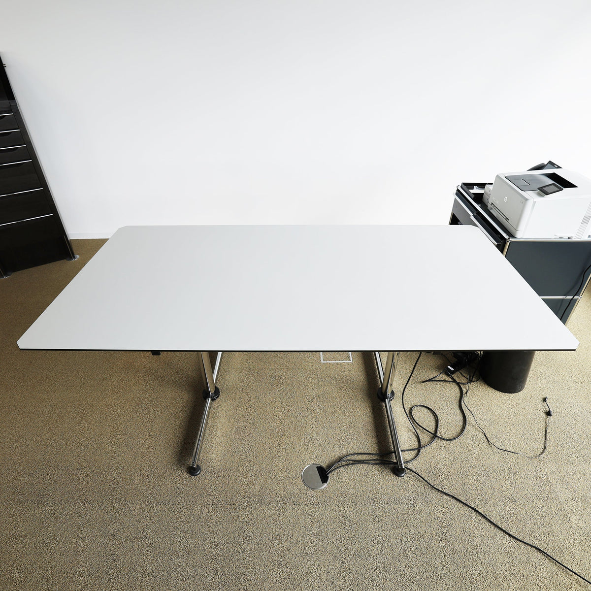 USM Kitos elektr. höhenverstellbar 175x75 – leicht gebraucht