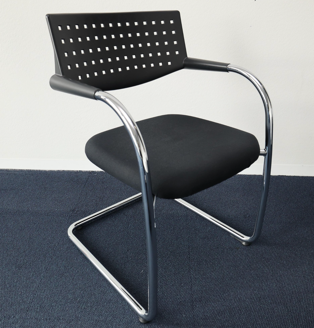 Vitra Visavis Freischwinger, Schwarz – leicht gebraucht