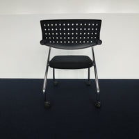Vitra Vis a Roll mit schwarzer Sitzfläche