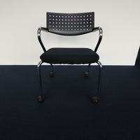 Vitra Vis a Roll mit schwarzer Sitzfläche