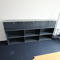 USM Haller Regal 3x3 Anthrazit mit 3 Klapptüren