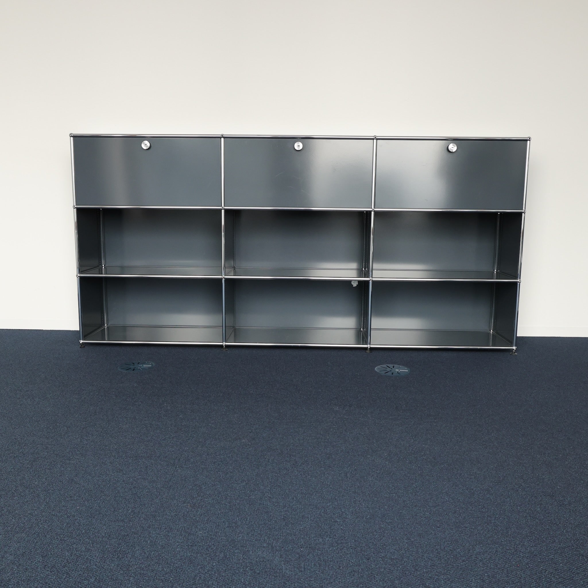 USM Haller Regal 3x3 Anthrazit mit 3 Klapptüren