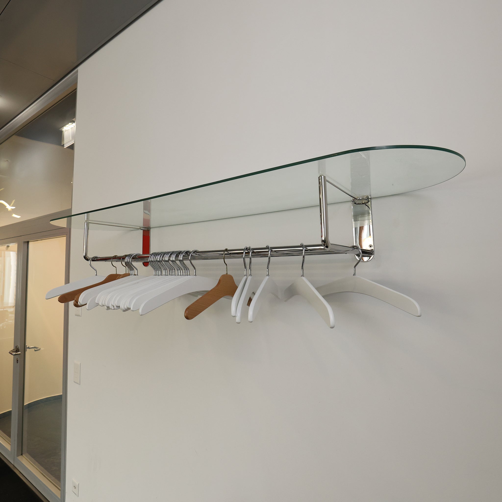 Wand Garderobe mit Hutablage