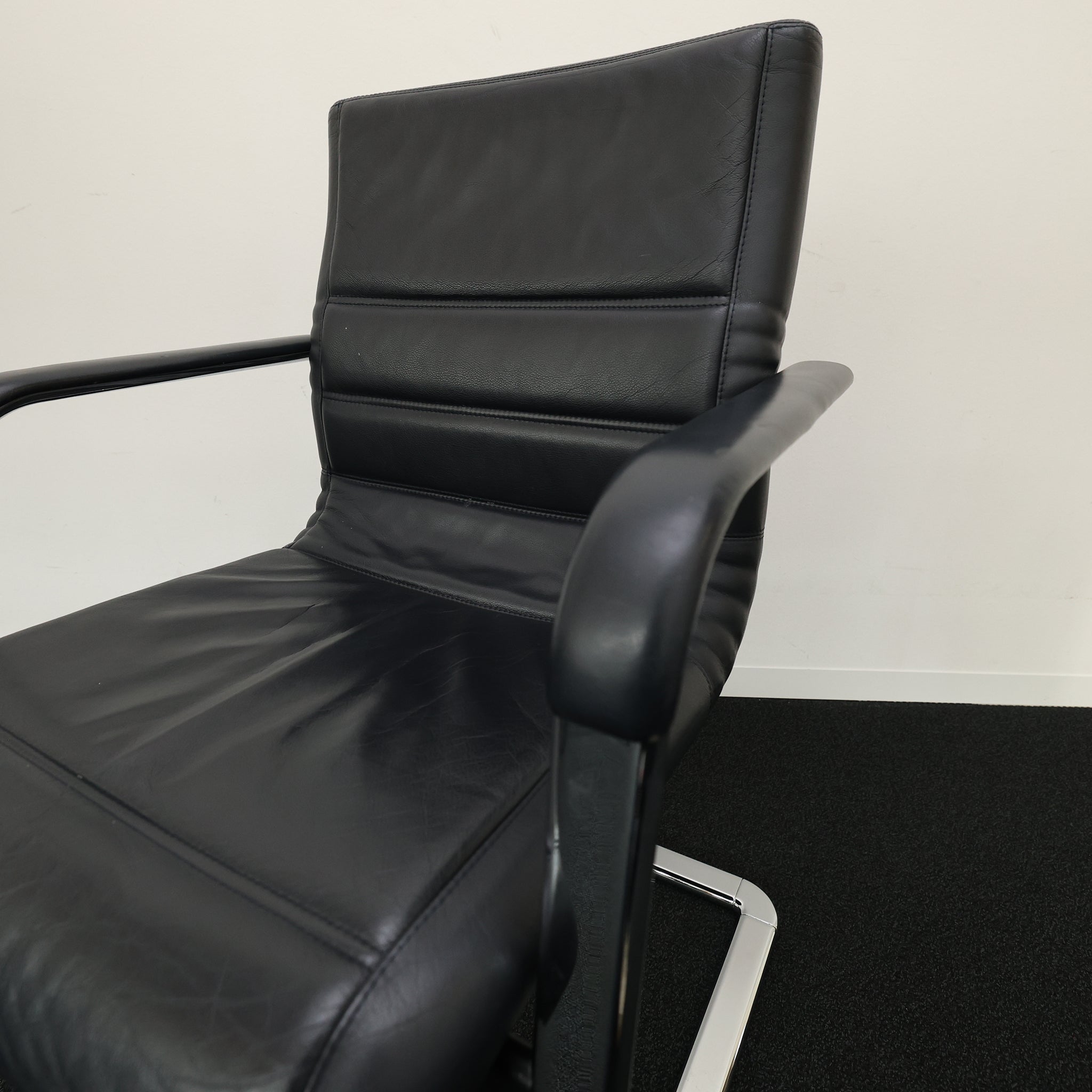 VOKO Physio-Class Konferenzstuhl Freischwinger Leder