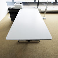 Elektrisch höhenverstellbarer USM Kitos Tisch 175x75cm