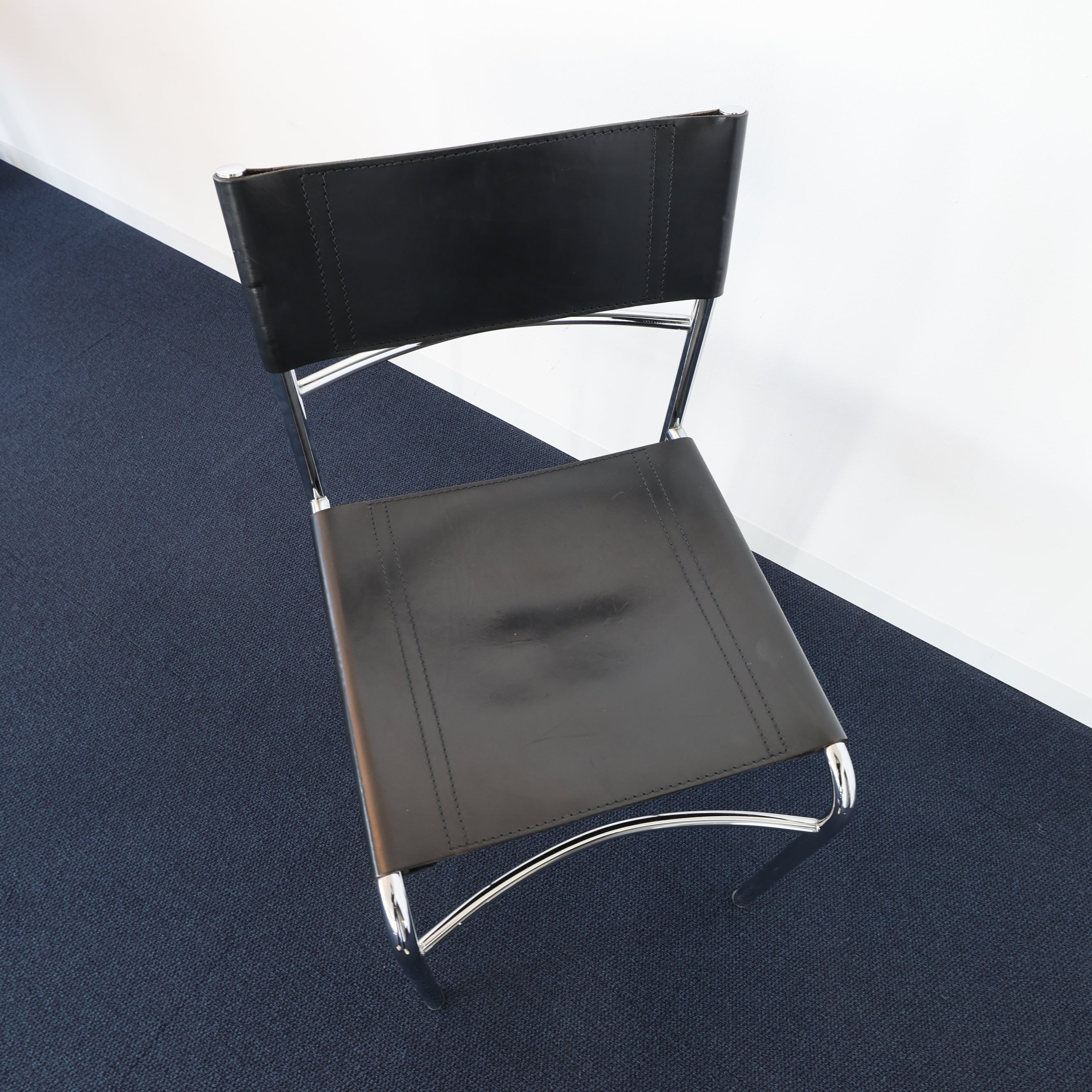 Mobilia Italia Design-Stuhl | Schwarzes Kernleder & Chrom | Vintage