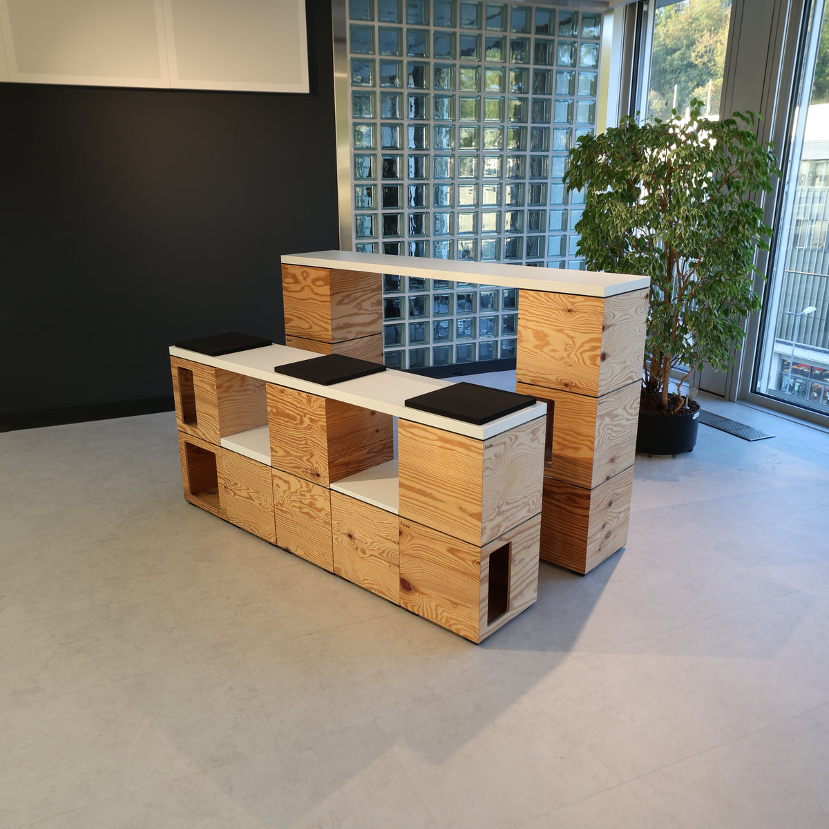 Bene Pixel Besprechungsinsel: Hochtisch und Bank