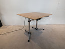 USM Kitos E2 elektrisch höhenverstellbar Buche furniert, lackiert, natur