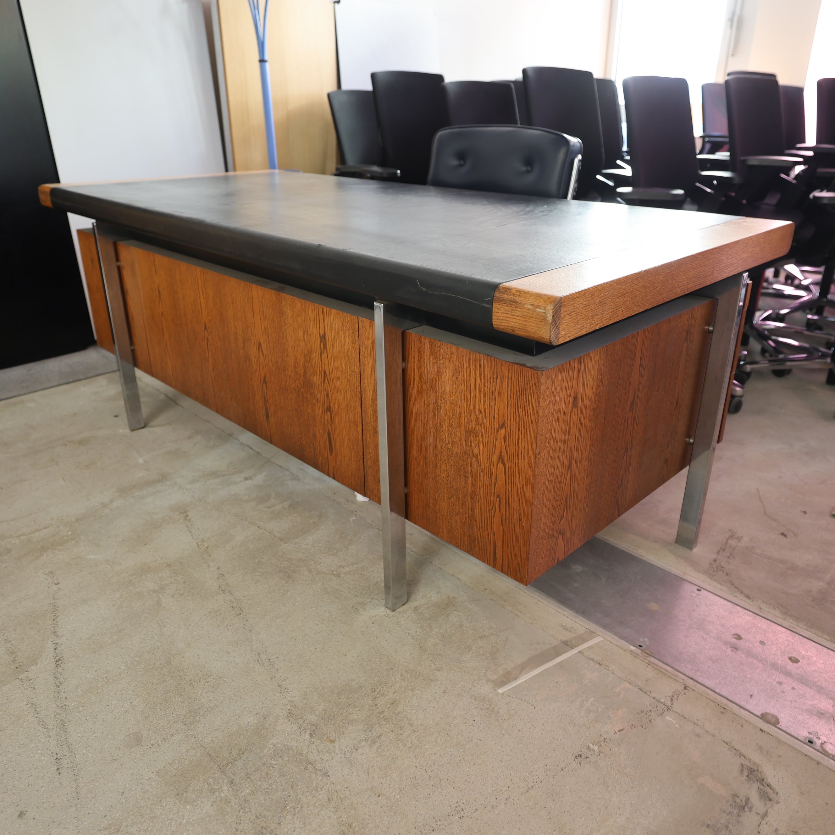 Vintage Executive Desk | Mid-Century Modern Schreibtisch