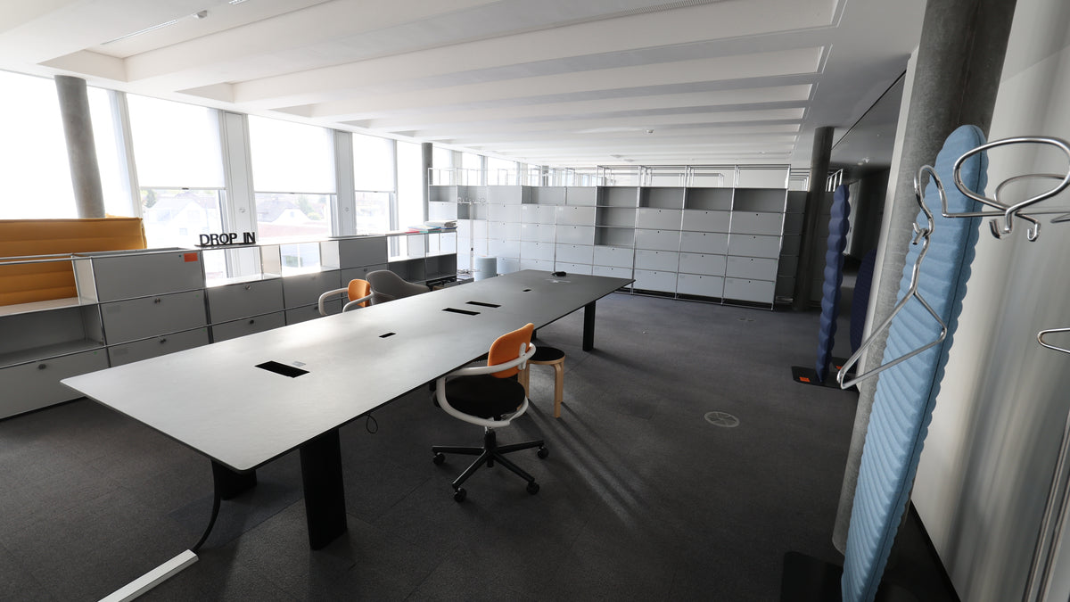Vitra Pier Co-Working-Tisch, Schwarz, 440 × 140 cm