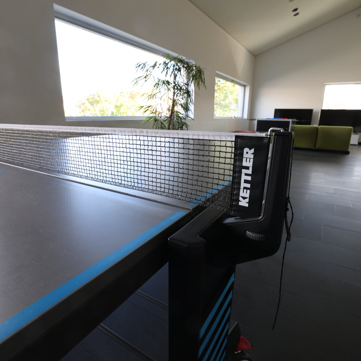 Tischtennistisch klappbar auf Rollen, 274 × 152 cm