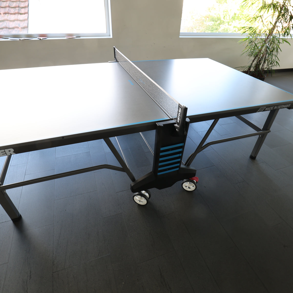 Tischtennistisch klappbar auf Rollen, 274 × 152 cm