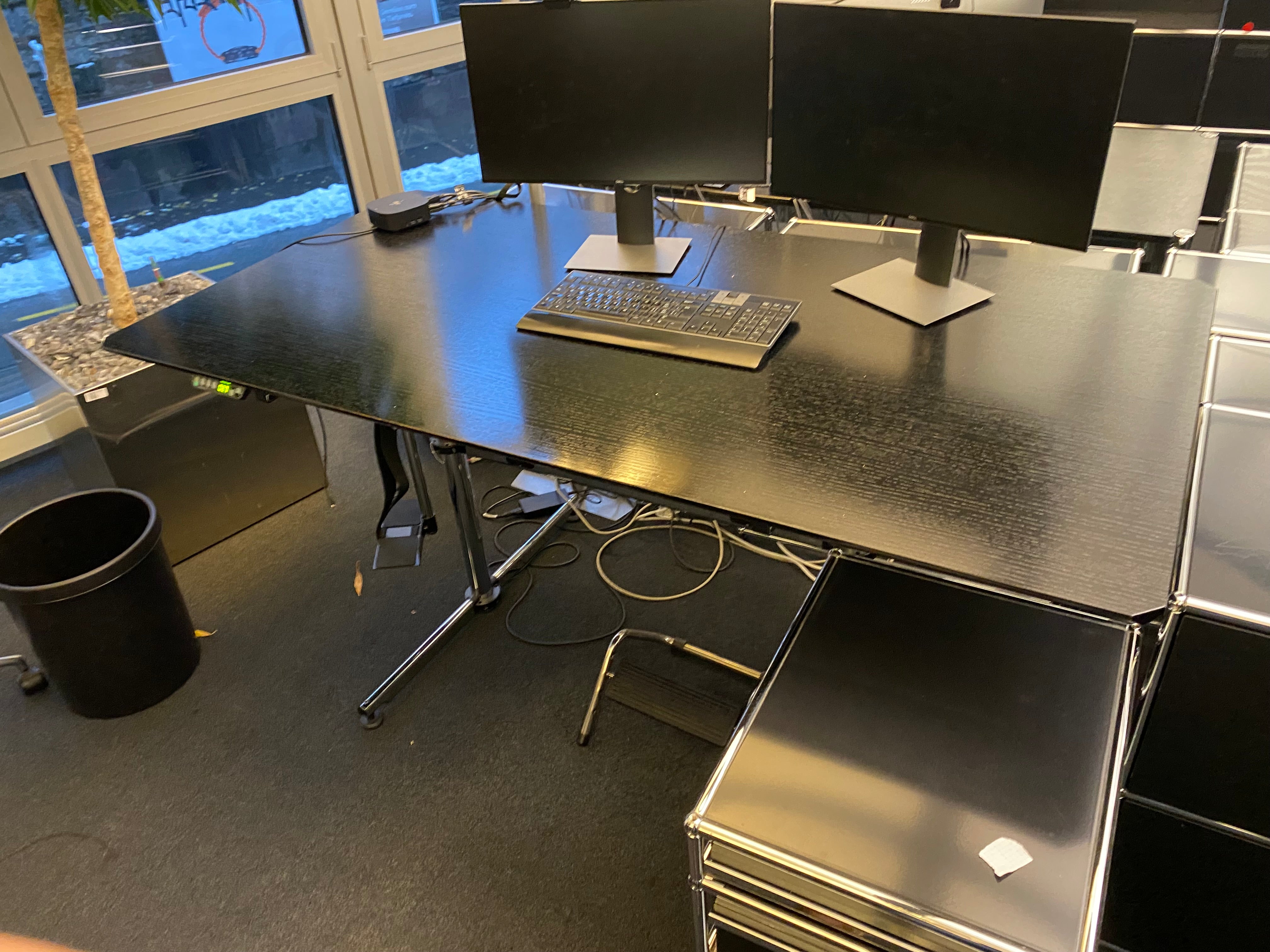 Höhenverstellbarer USM Kitos E2 175x90cm Eiche schwarz