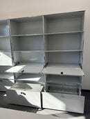 USM Haller Regal 2x5, Lichtgrau, 2 Klapptüren, 2 Ausziehtüren – offen