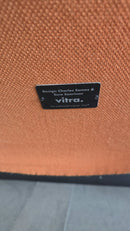Vitra Organic Chair Sessel (Eames & Saarinen), Stoff Koralle