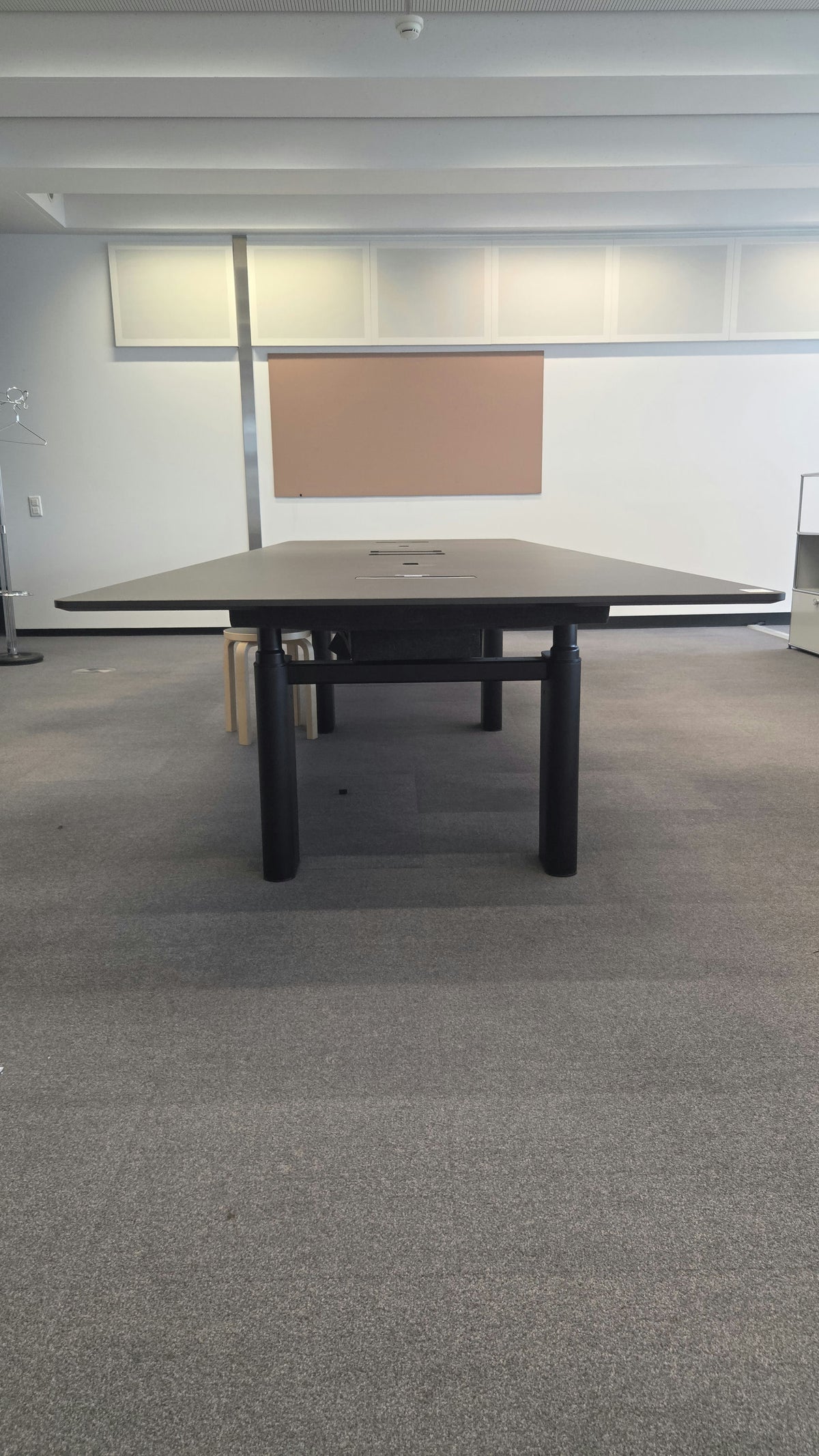 Vitra Pier Co-Working-Tisch, 440 × 140 – leicht gebraucht