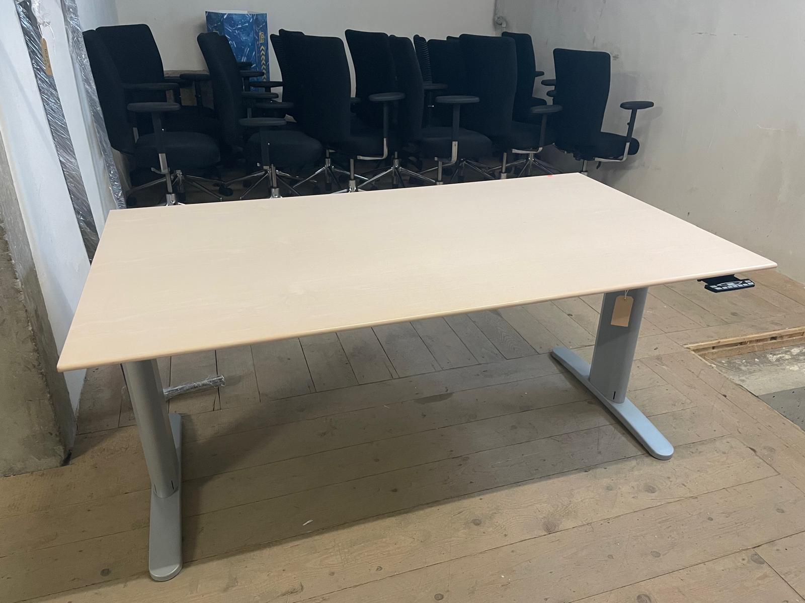 Ergodata höhenverstellbare Schreibtische