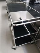 USM Haller Rollwagen 1x2 Tiefe 50, Graphitschwarz, mit Stossbügel – offen
