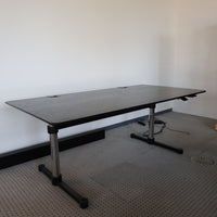 10er Set höhenverstellbare USM Kitos M Plus Tische 180x90