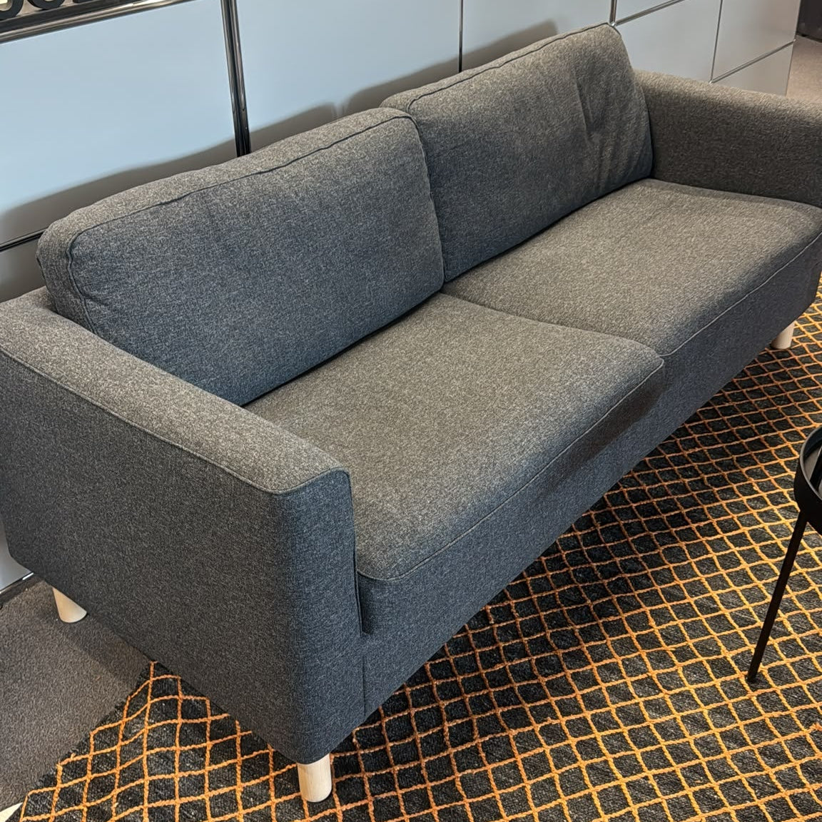 IKEA Pärup 2er-Sofa, Stoff Grau, Gestell Eiche, 166 cm