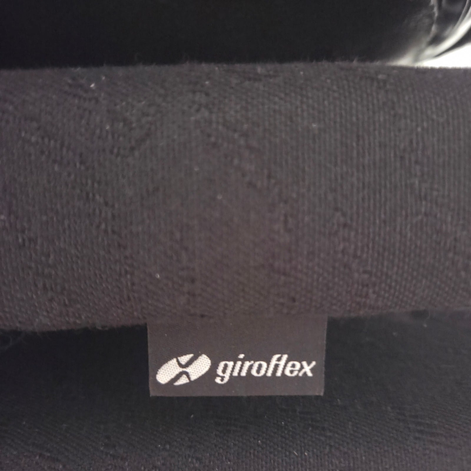 Giroflex Freischwinger Schwarz Stapelbar