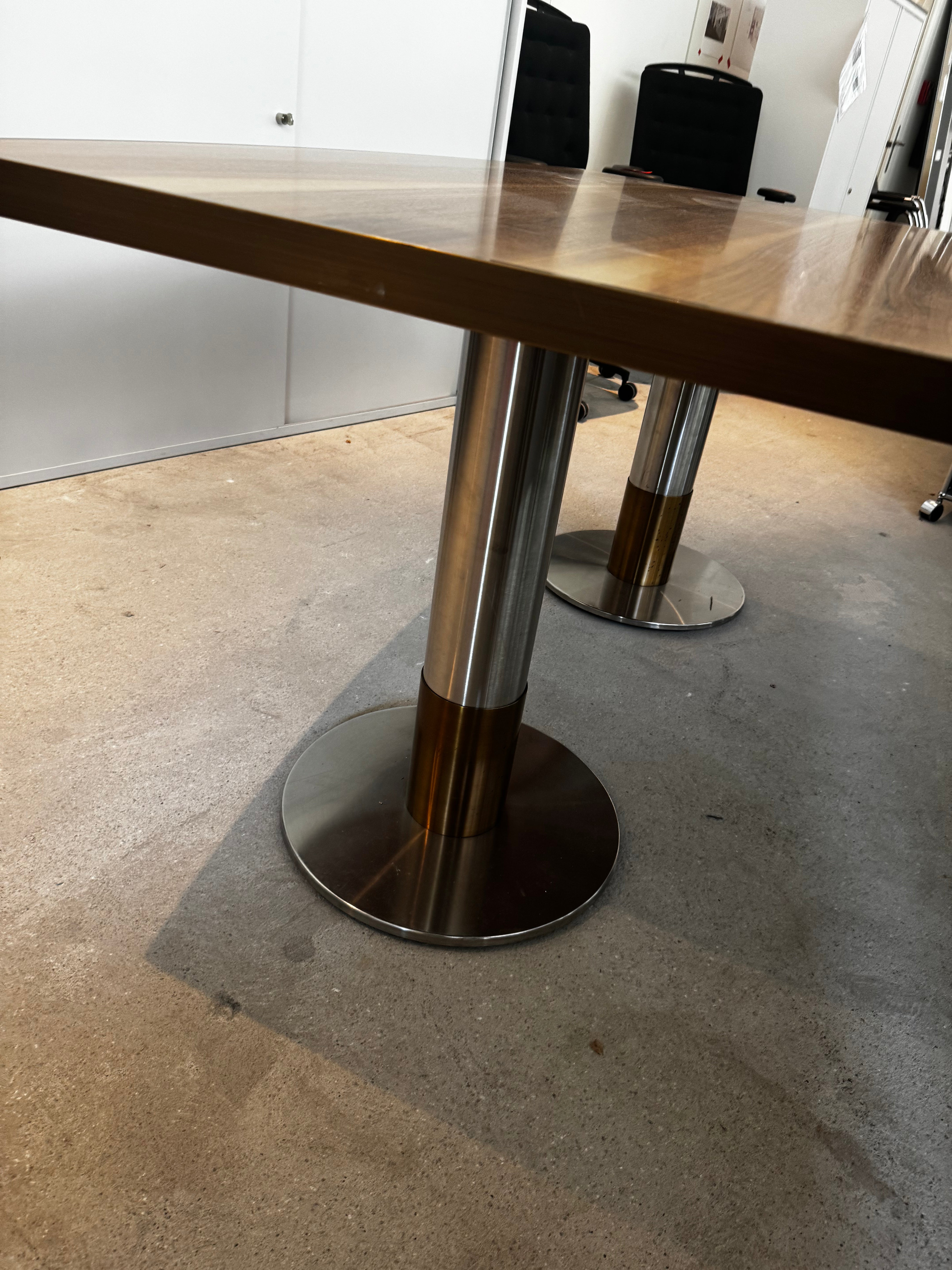 Sehr hochwertiger Sitzungszimmertisch