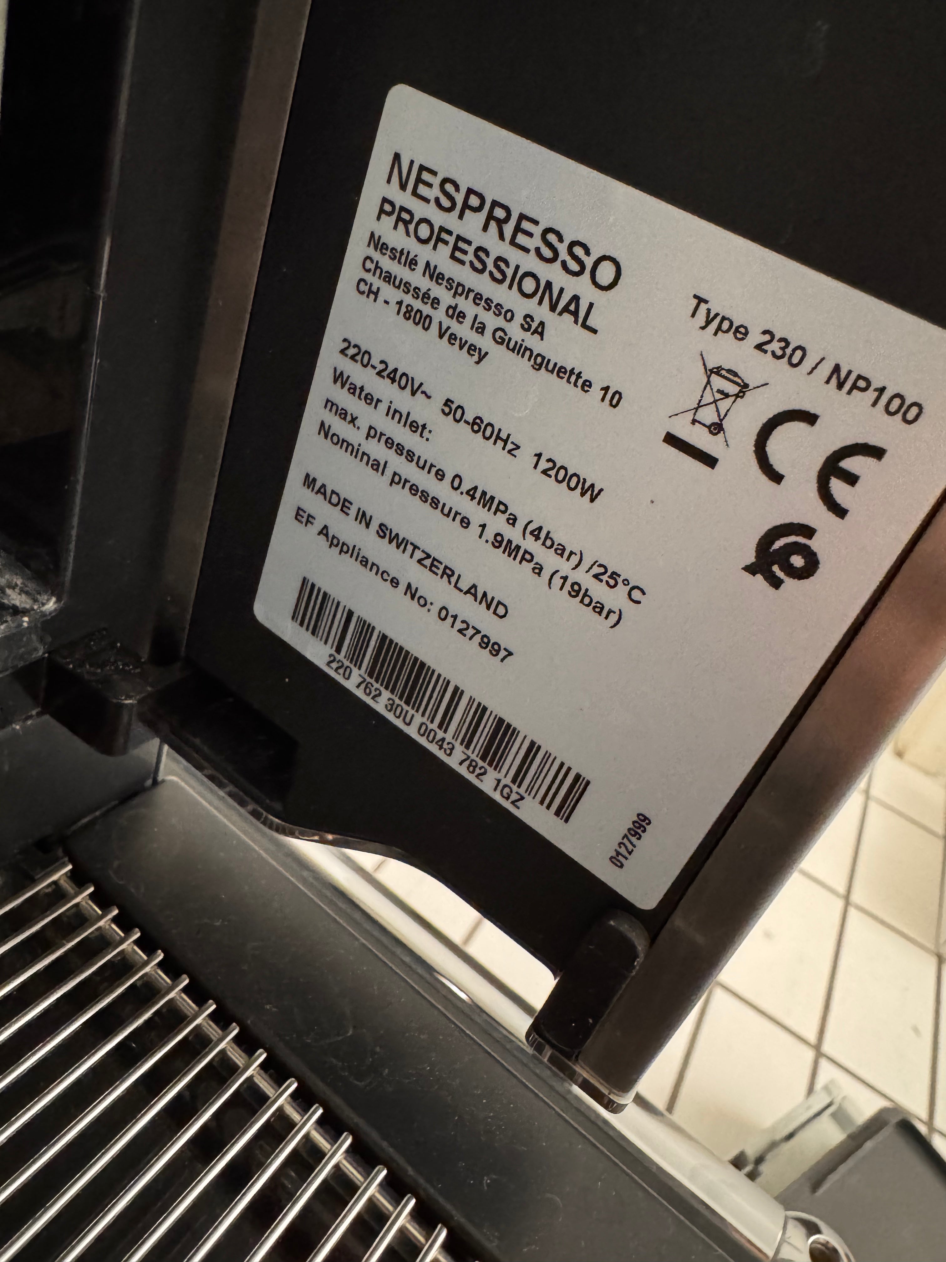 Nespresso Momento 100 inkl. Zubehör