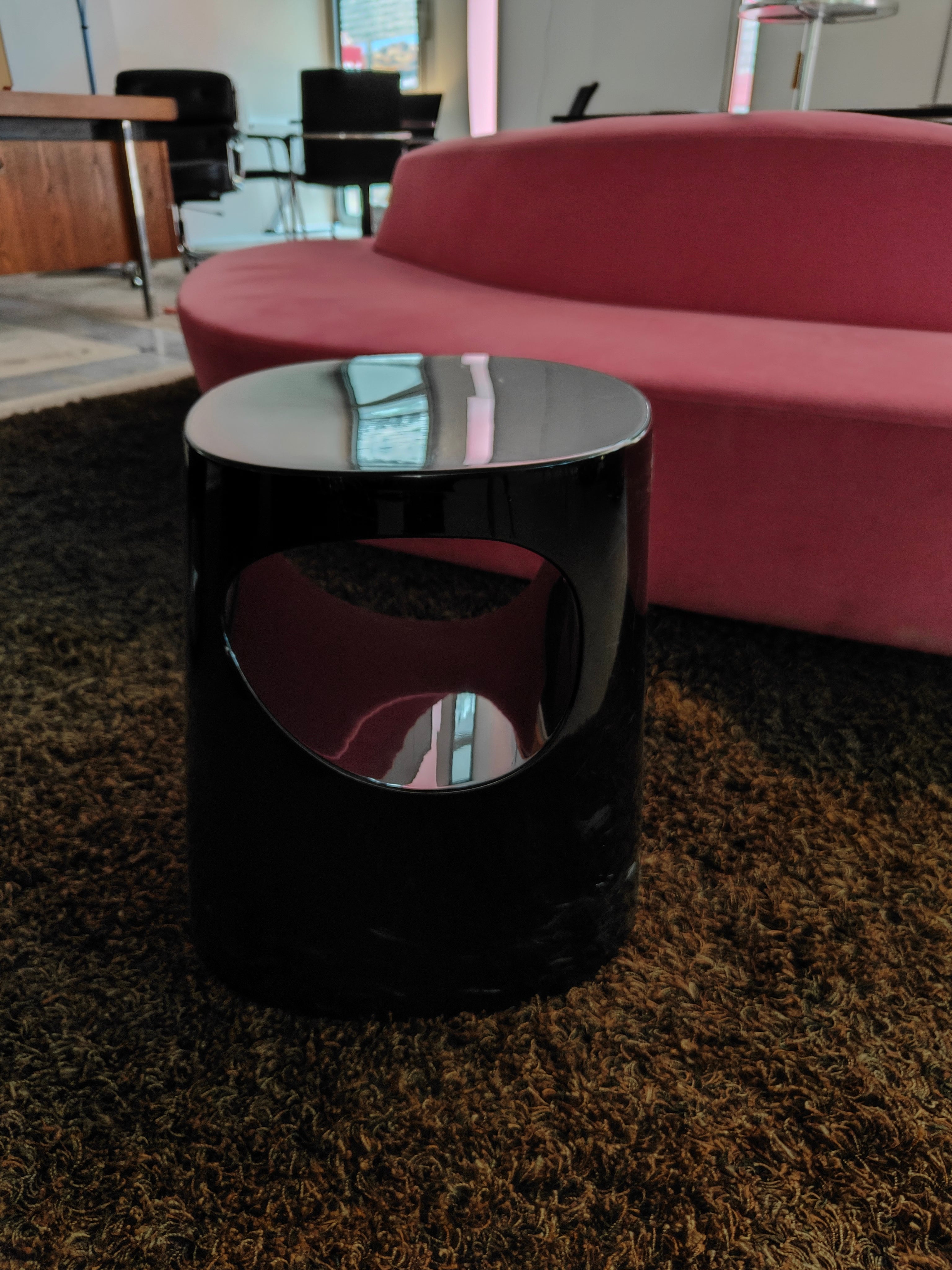 Tacchini Polar Table / Hocker – Design von PearsonLloyd - Loch oben