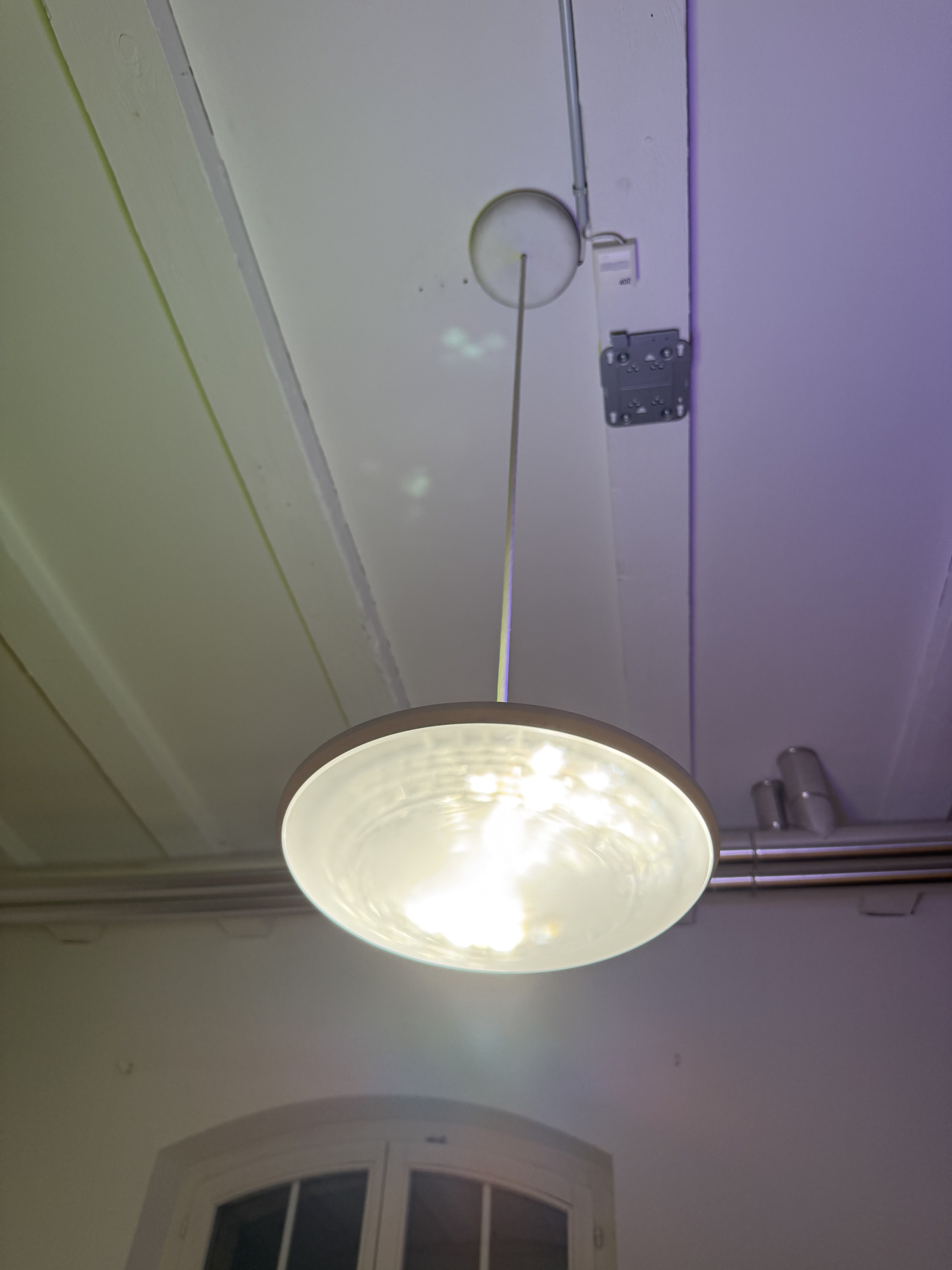 Luke Roberts Smart Lamp Luvo Weiss