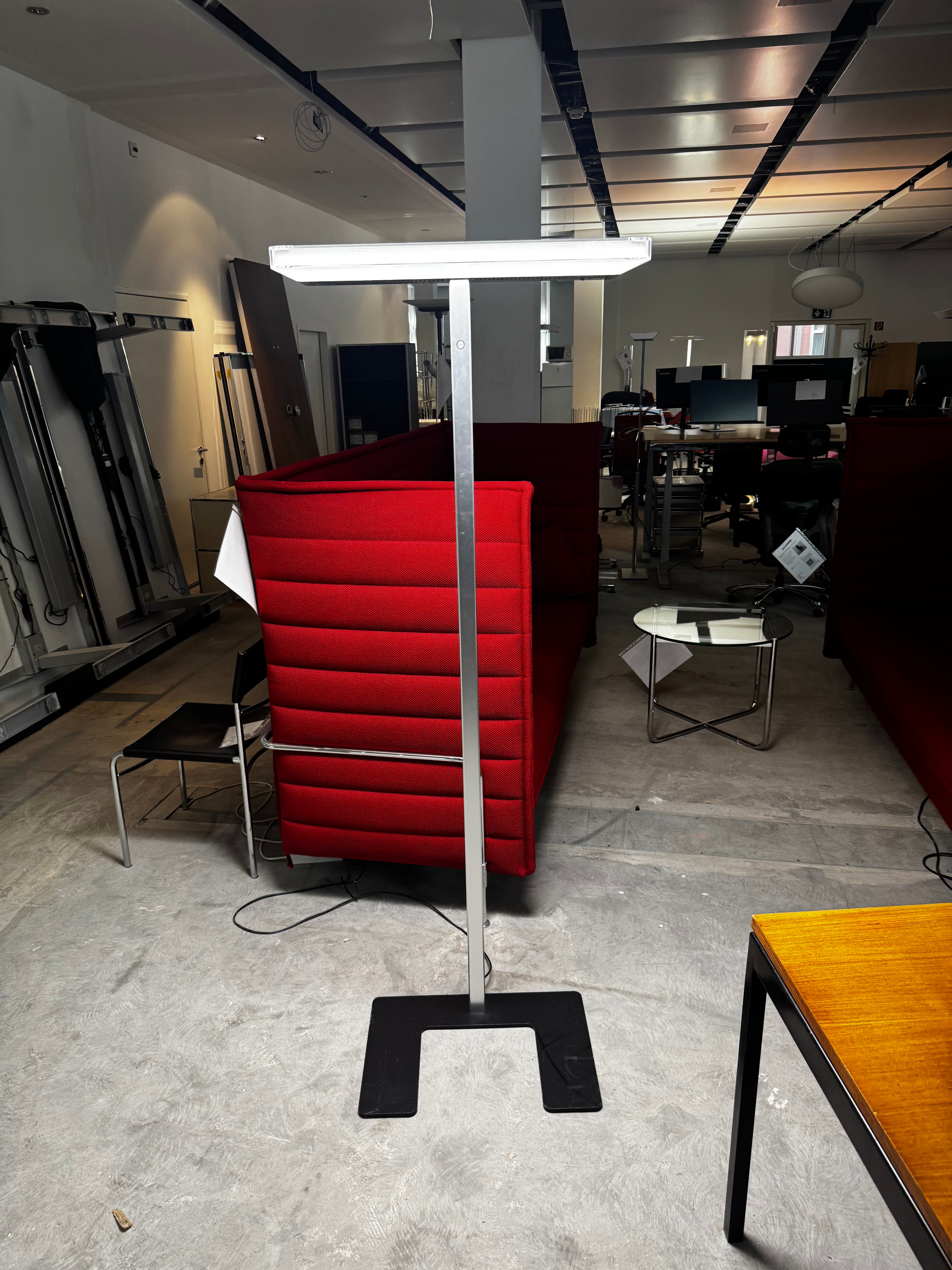 LED Stehleuchte von ZUMTOBEL