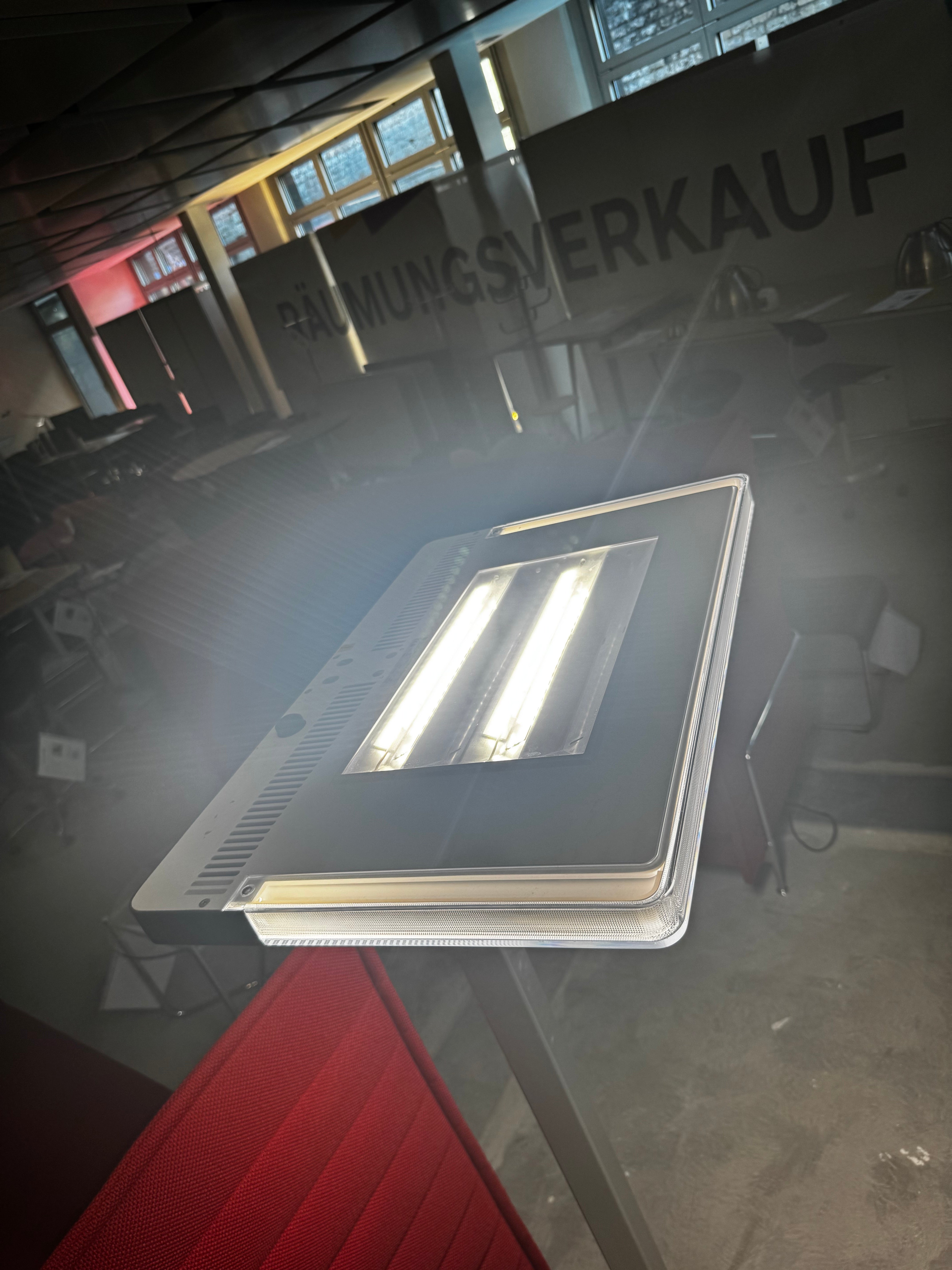 LED Stehleuchte von ZUMTOBEL