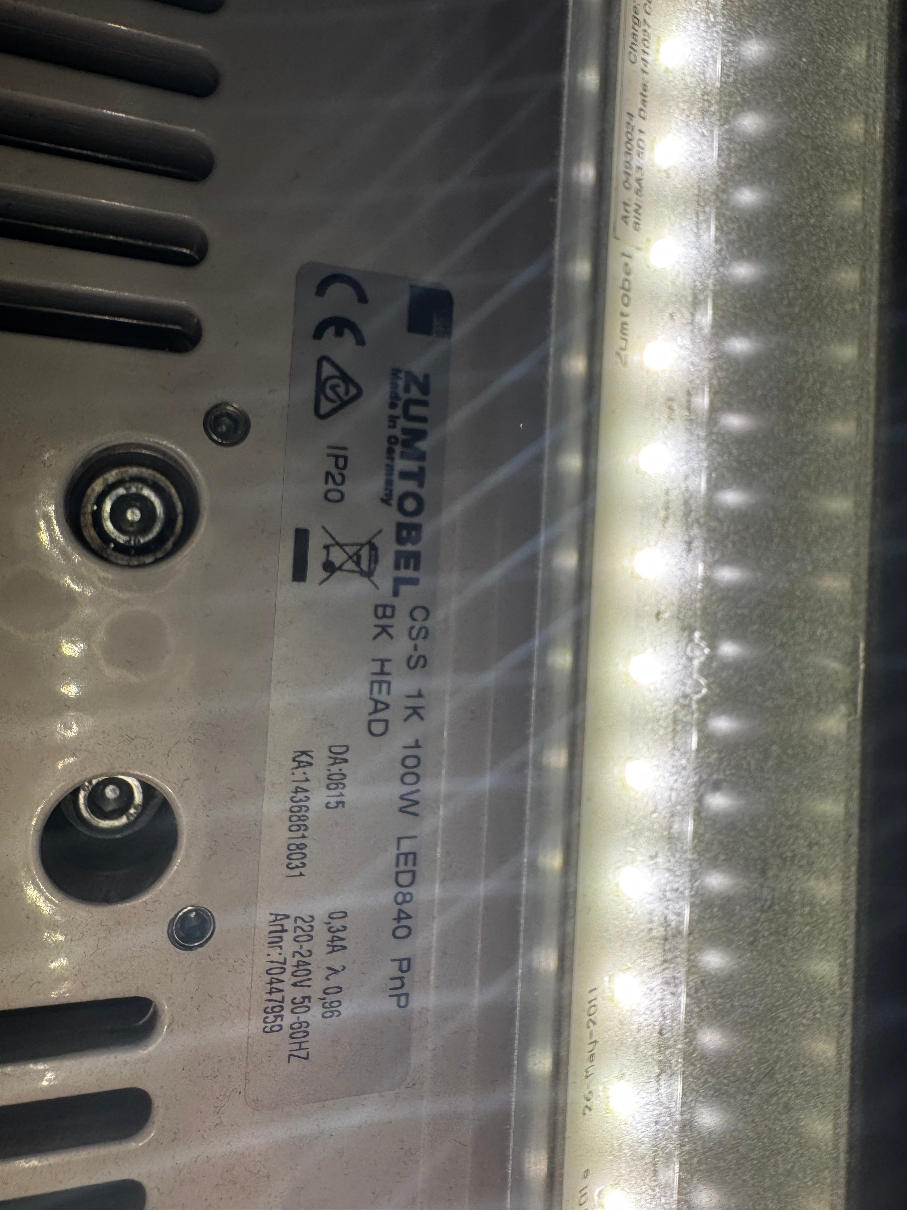 LED Stehleuchte von ZUMTOBEL