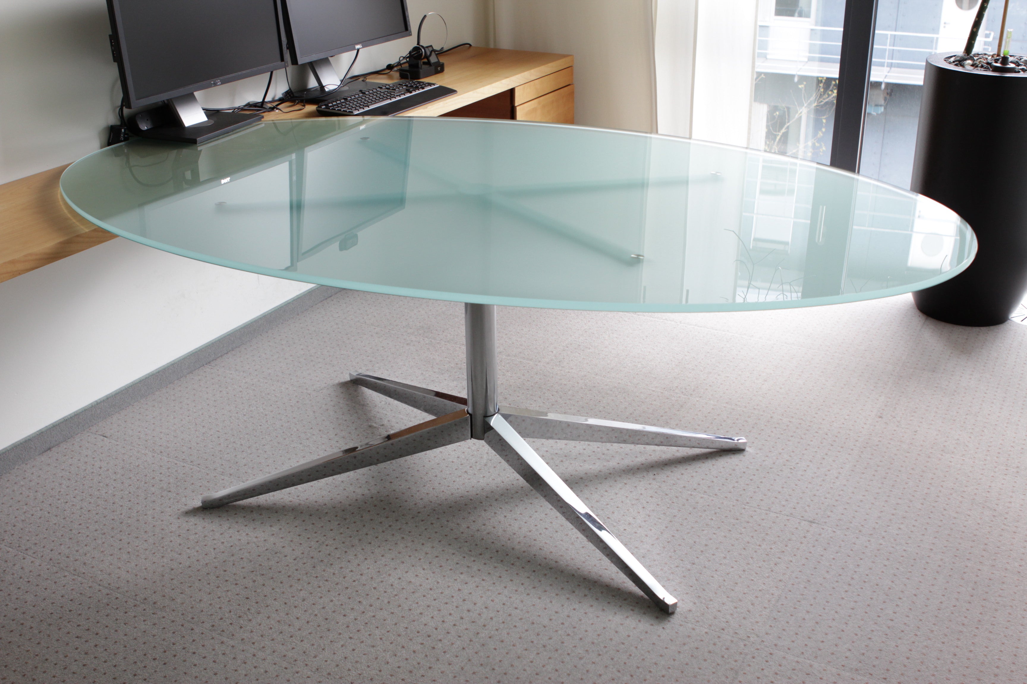 KNOLL INTERNATIONAL FLORENCE TABLE DESK - OVAL 195cm B0740