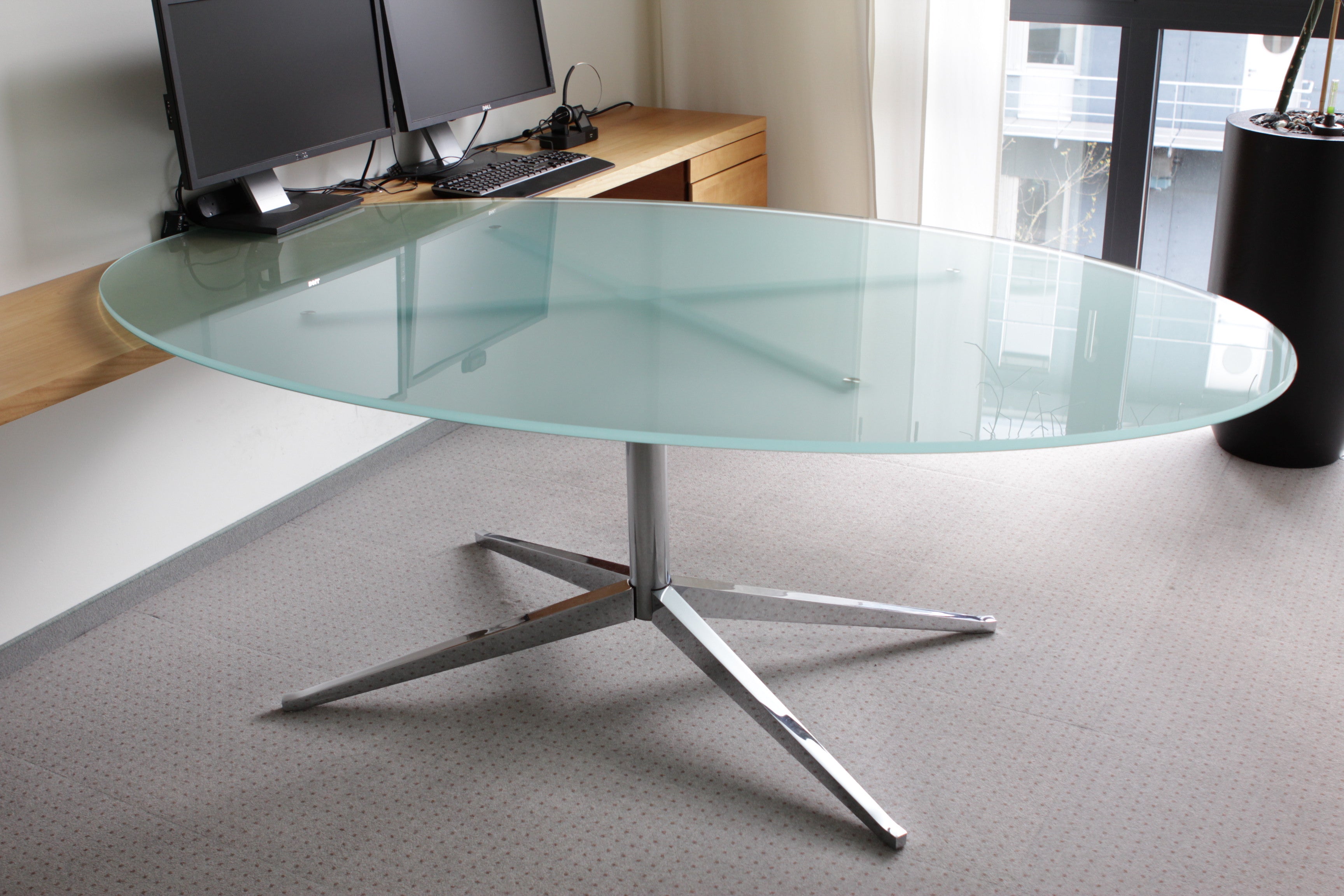 KNOLL INTERNATIONAL FLORENCE TABLE DESK - OVAL 195cm B0740