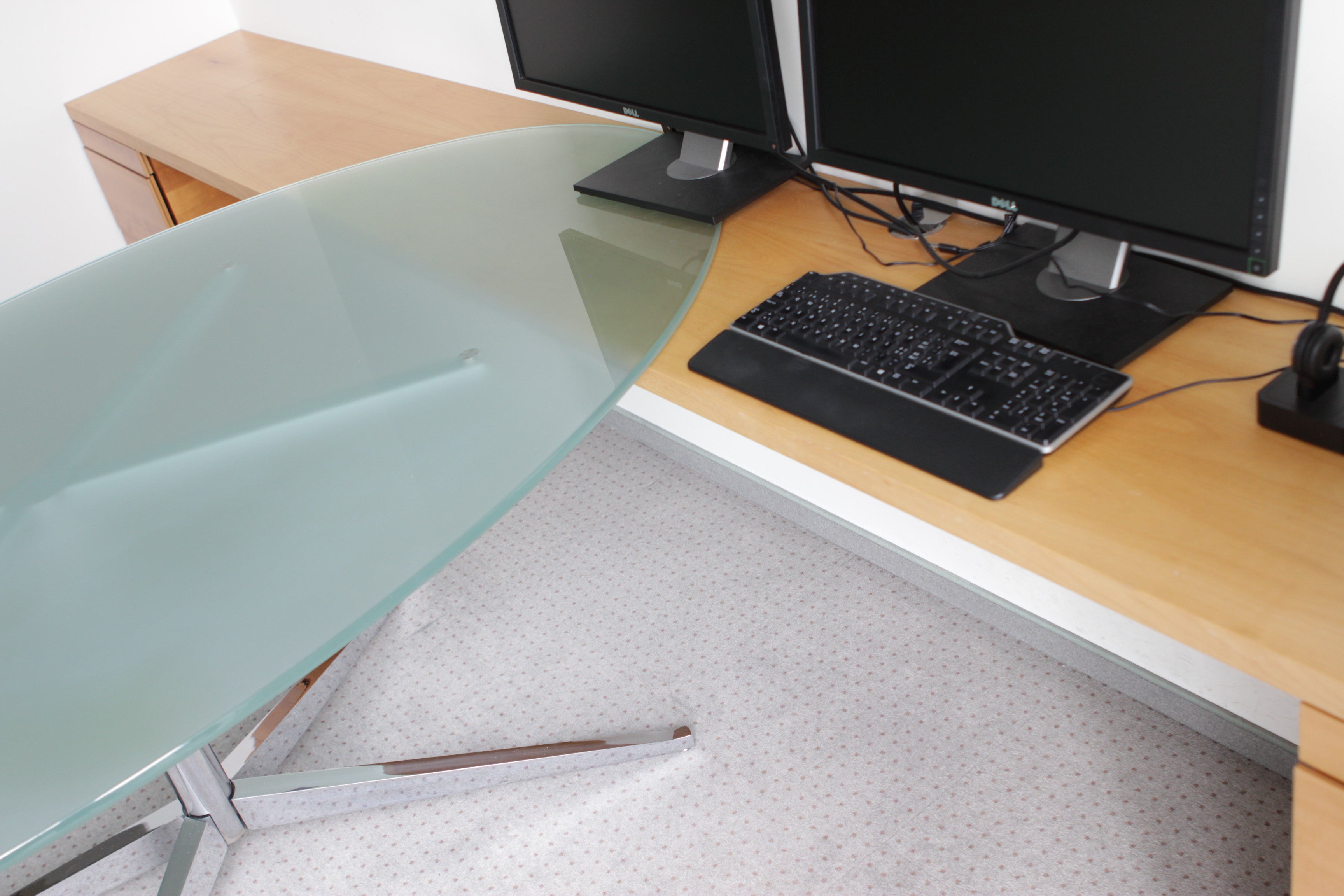 KNOLL INTERNATIONAL FLORENCE TABLE DESK - OVAL 195cm B0740