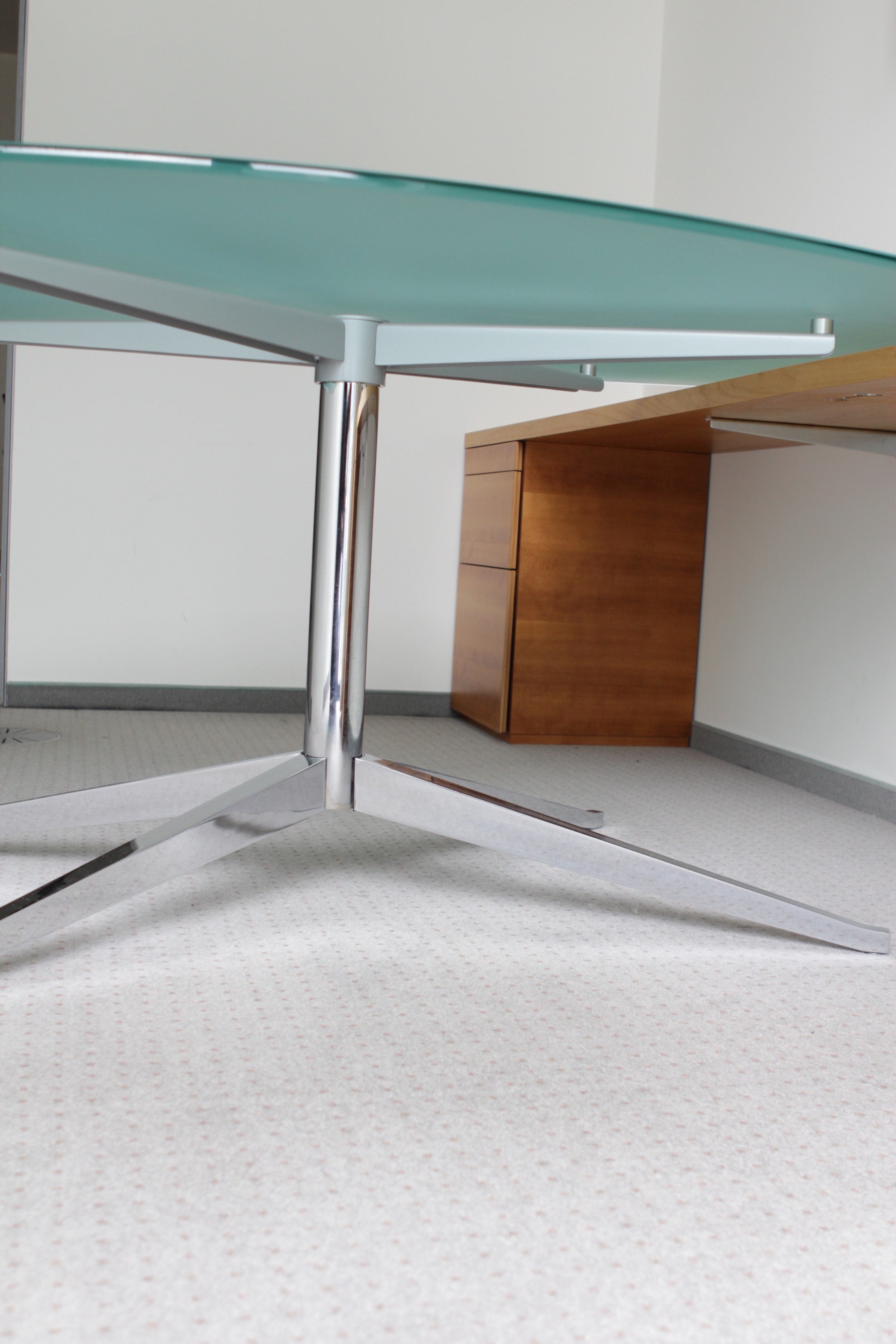 KNOLL INTERNATIONAL FLORENCE TABLE DESK - OVAL 195cm B0740